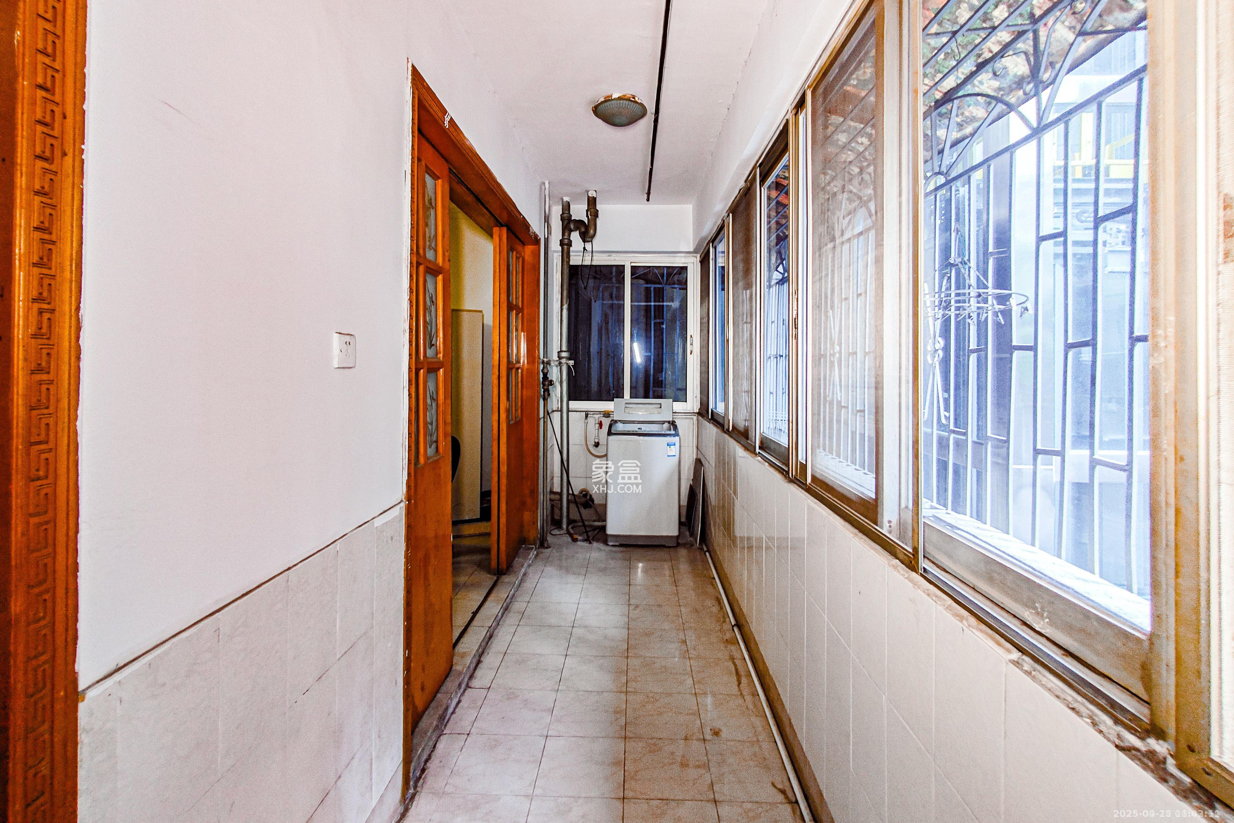 刑警之家 3室2厅2卫 1600.0元/月 刑警之家 3室2厅2卫 1600.0元/月室内图