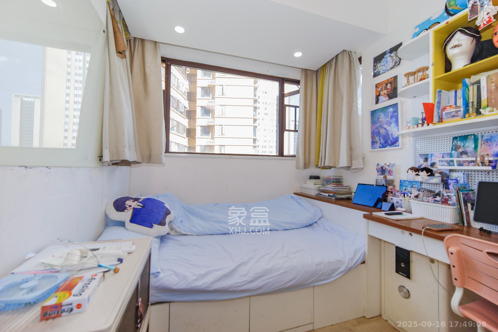 五江天街南区  3室2厅1卫    90.0万卧室