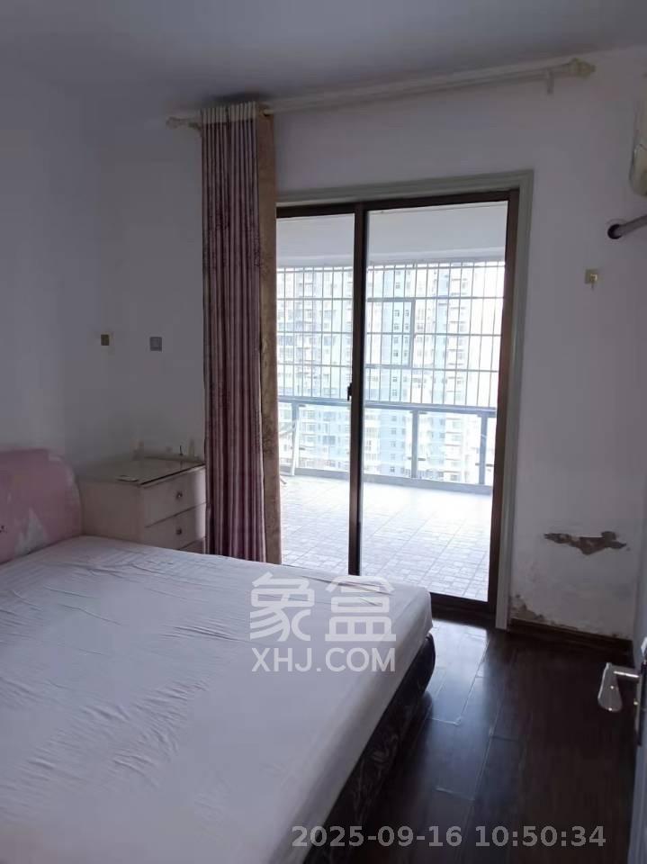 岳泰理想城 3室2厅1卫 3200.0元/月 岳泰理想城 3室2厅1卫 3200.0元/月室内图