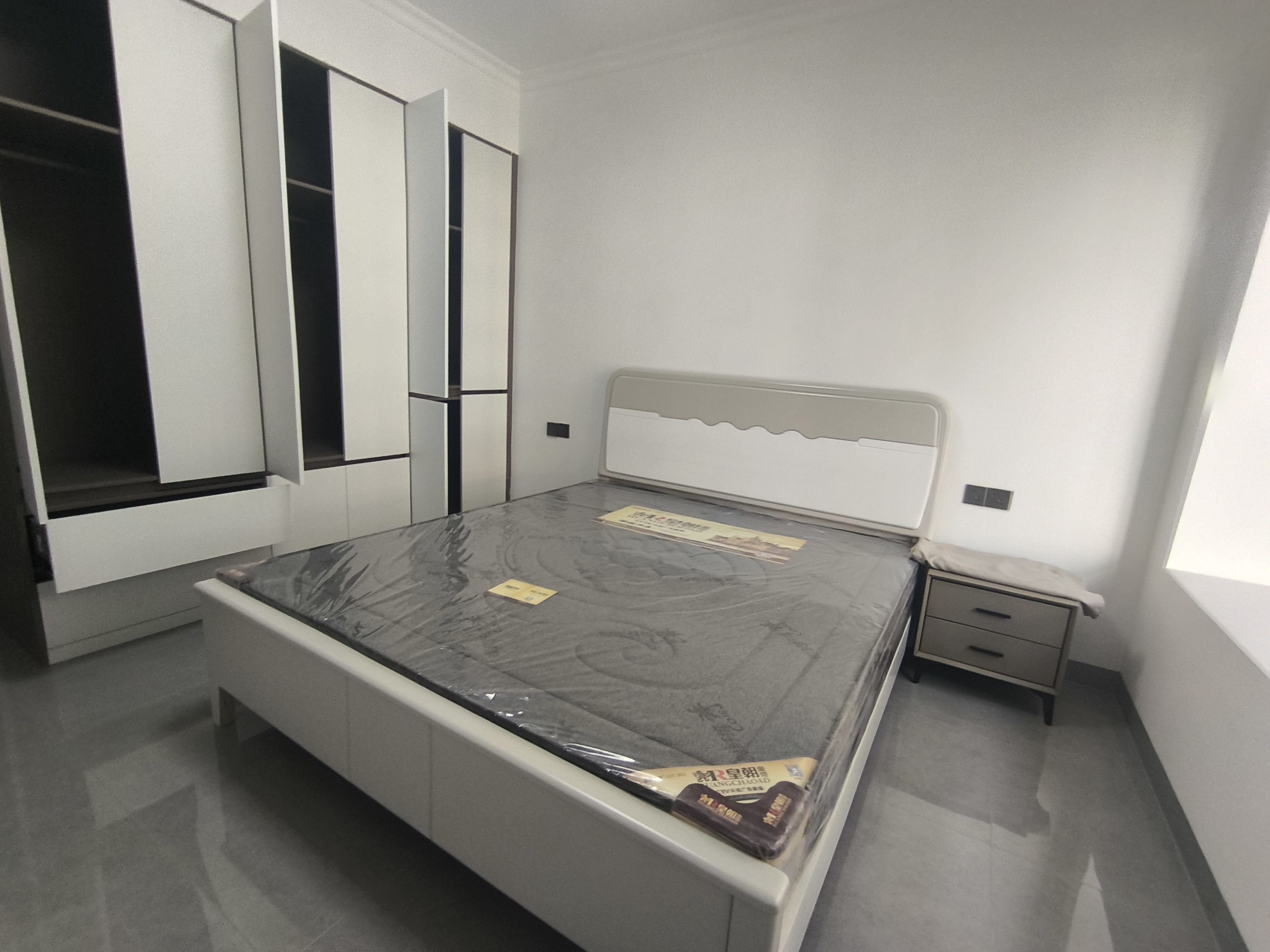 互助小区电梯房 1室0厅0卫 2000.0元/月 互助小区电梯房 1室0厅0卫 2000.0元/月室内图