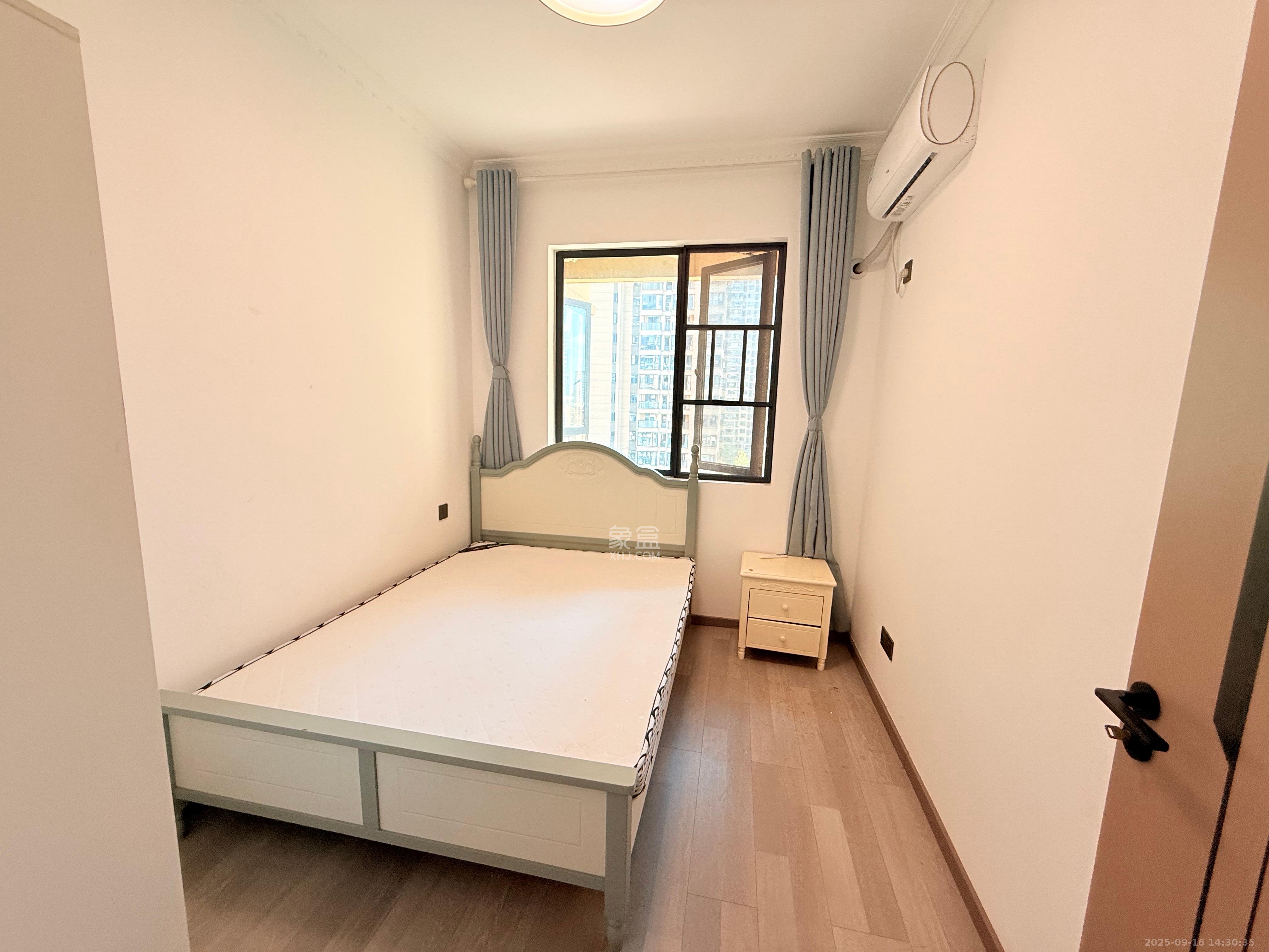 长房东旭国际 4室2厅2卫 3400.0元/月 长房东旭国际 4室2厅2卫 3400.0元/月室内图