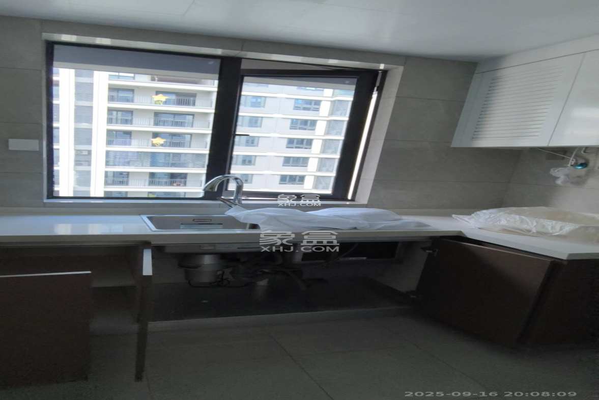 江悦和鸣 4室2厅2卫 3800.0元/月 江悦和鸣 4室2厅2卫 3800.0元/月室内图