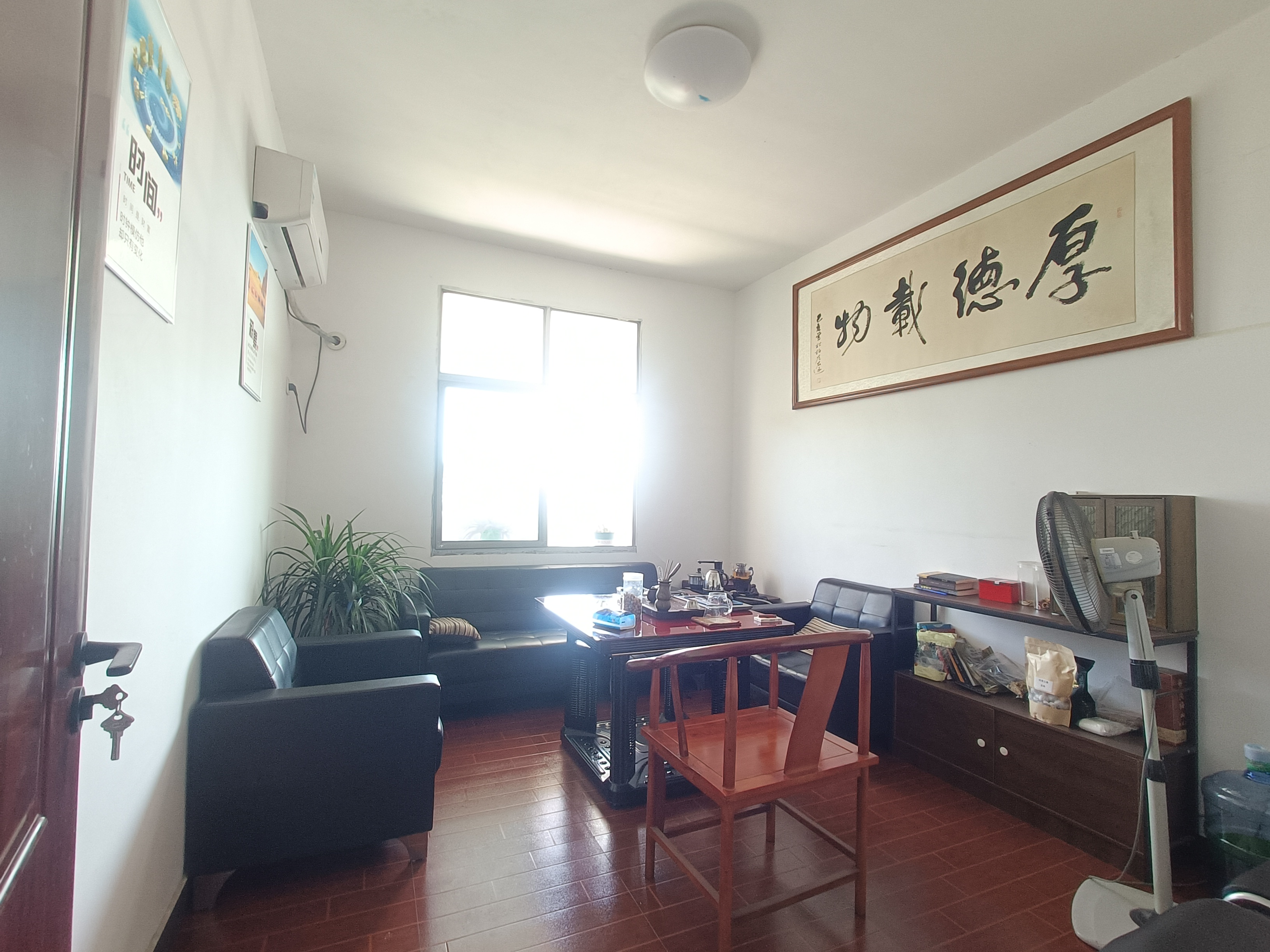 顺景嘉园 4室2厅2卫 85.8万 顺景嘉园 4室2厅2卫 85.8万客厅