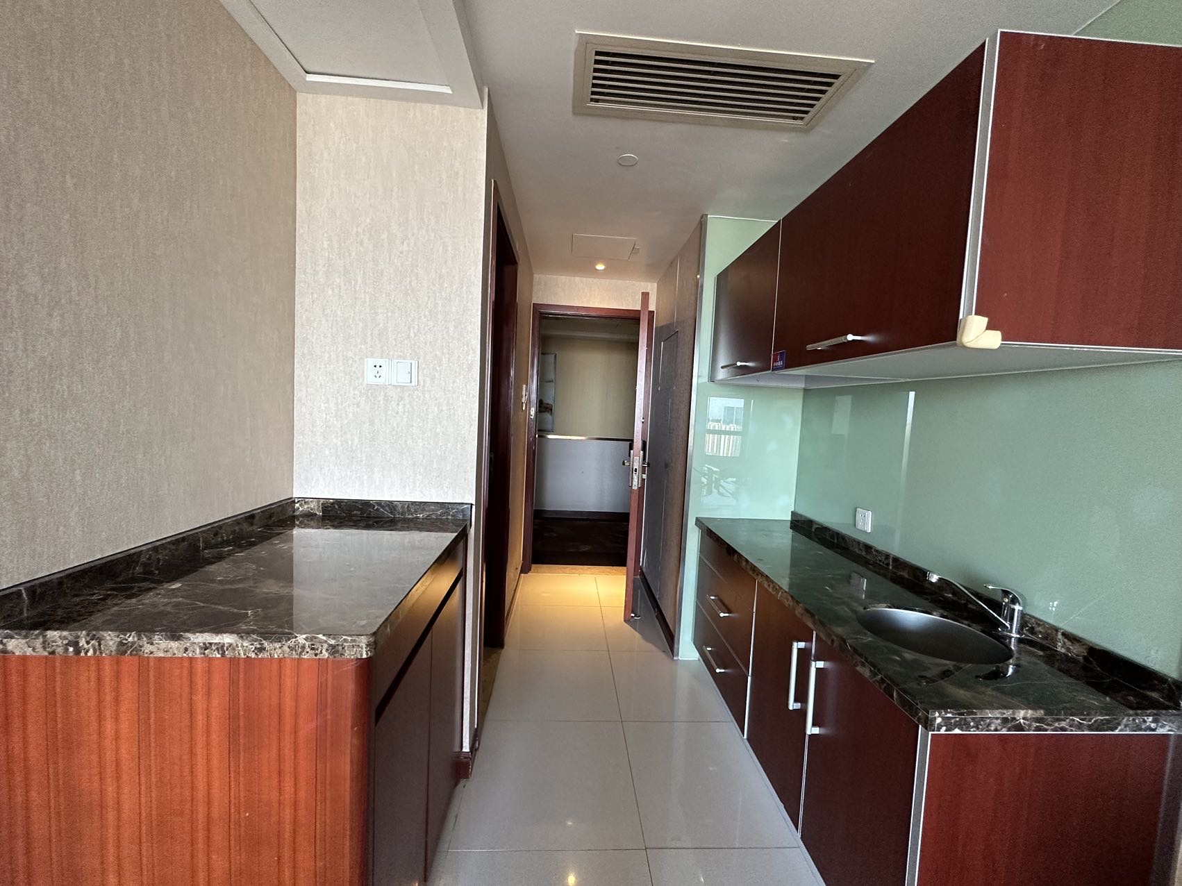 明光国际大酒店 1室0厅1卫 35.0万 明光国际大酒店 1室0厅1卫 35.0万客厅