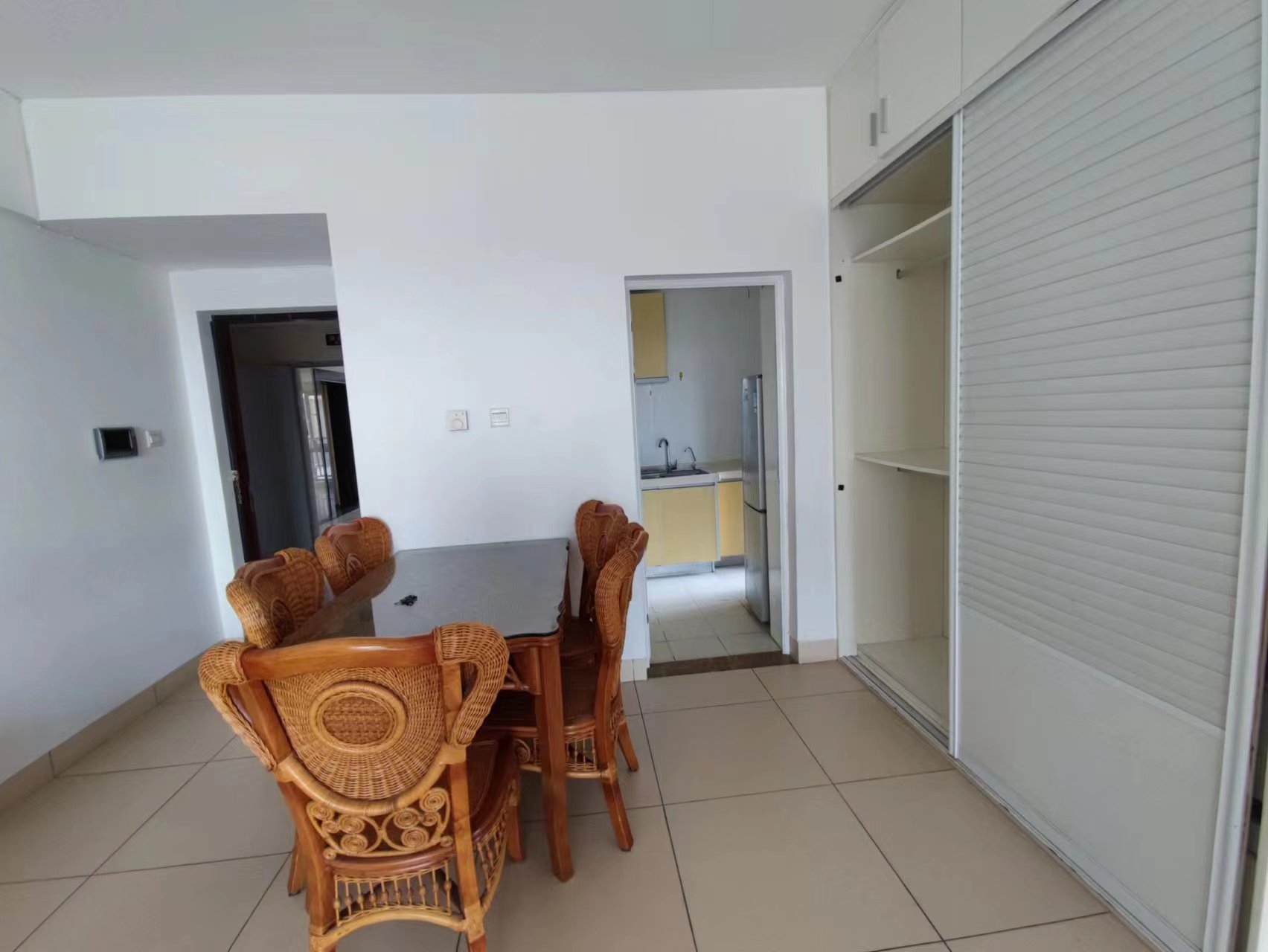 滨海贵族 2室2厅1卫 2600.0元/月 滨海贵族 2室2厅1卫 2600.0元/月室内图