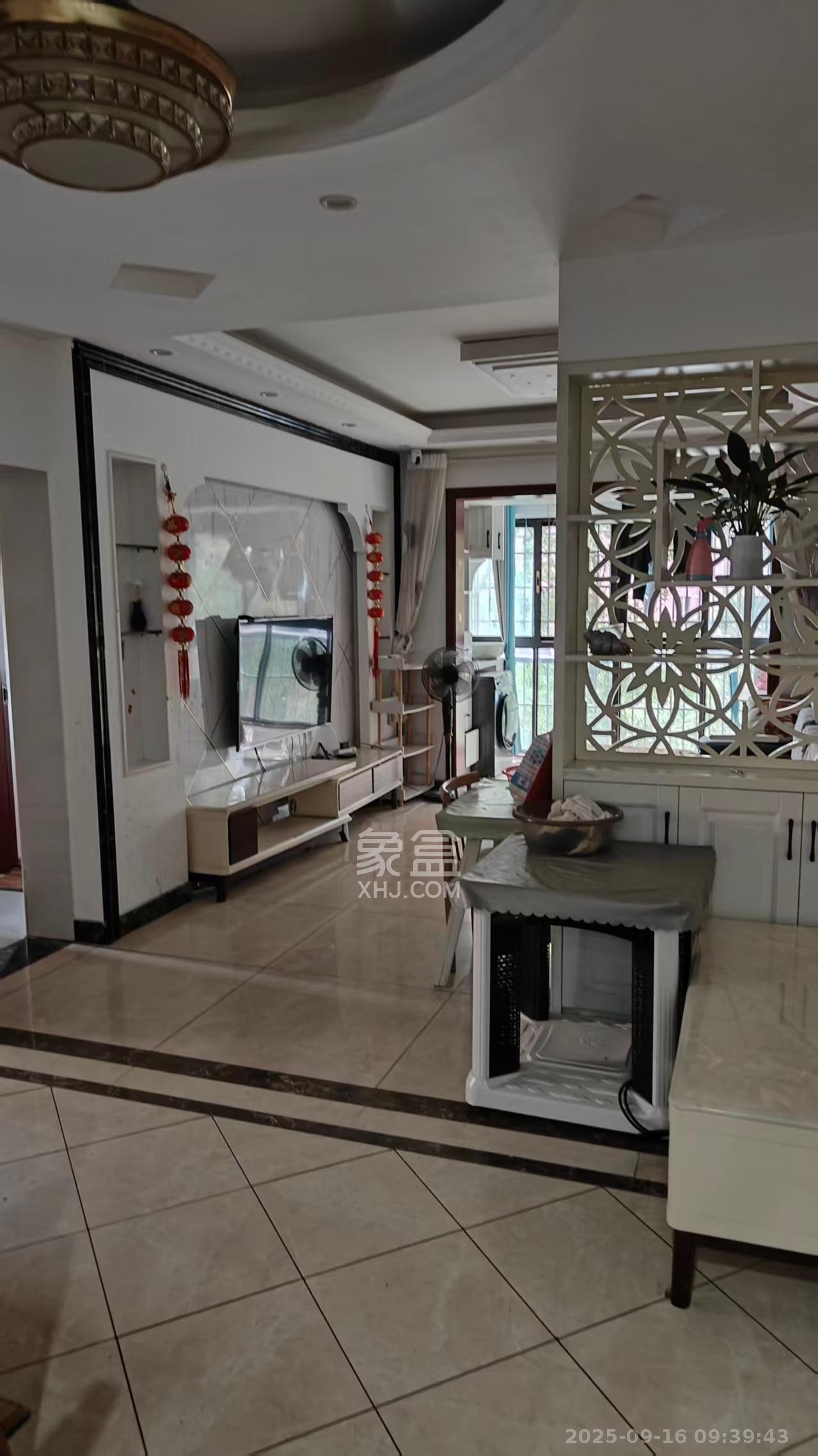 金科世界城  2室1厅1卫    1900.0元/月 金科世界城  2室1厅1卫    1900.0元/月