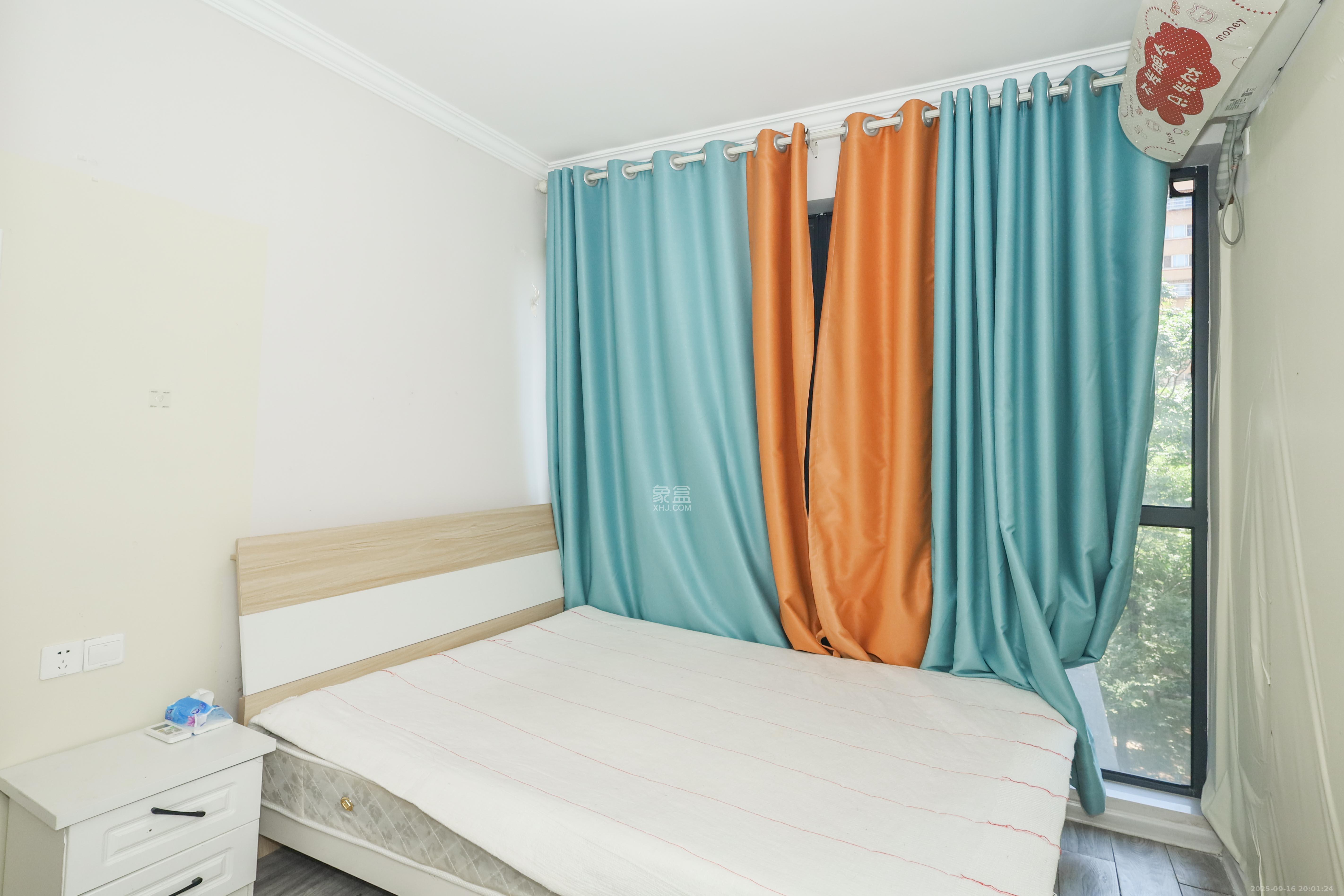 润芳园 4室2厅2卫 115.0万 润芳园 4室2厅2卫 115.0万卧室