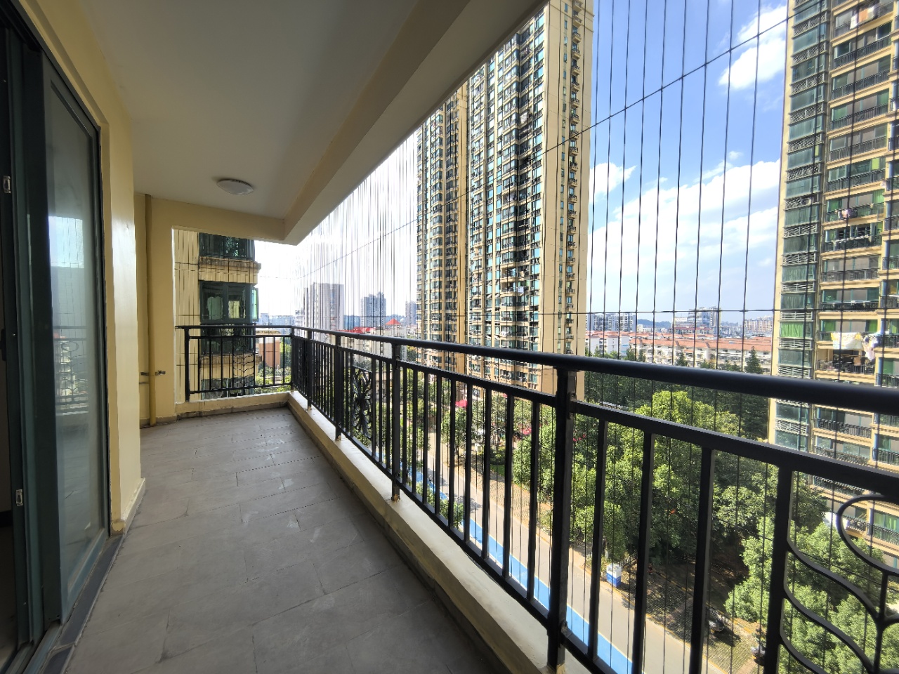 恒大绿洲 3室2厅2卫 1500.0元/月 恒大绿洲 3室2厅2卫 1500.0元/月室内图