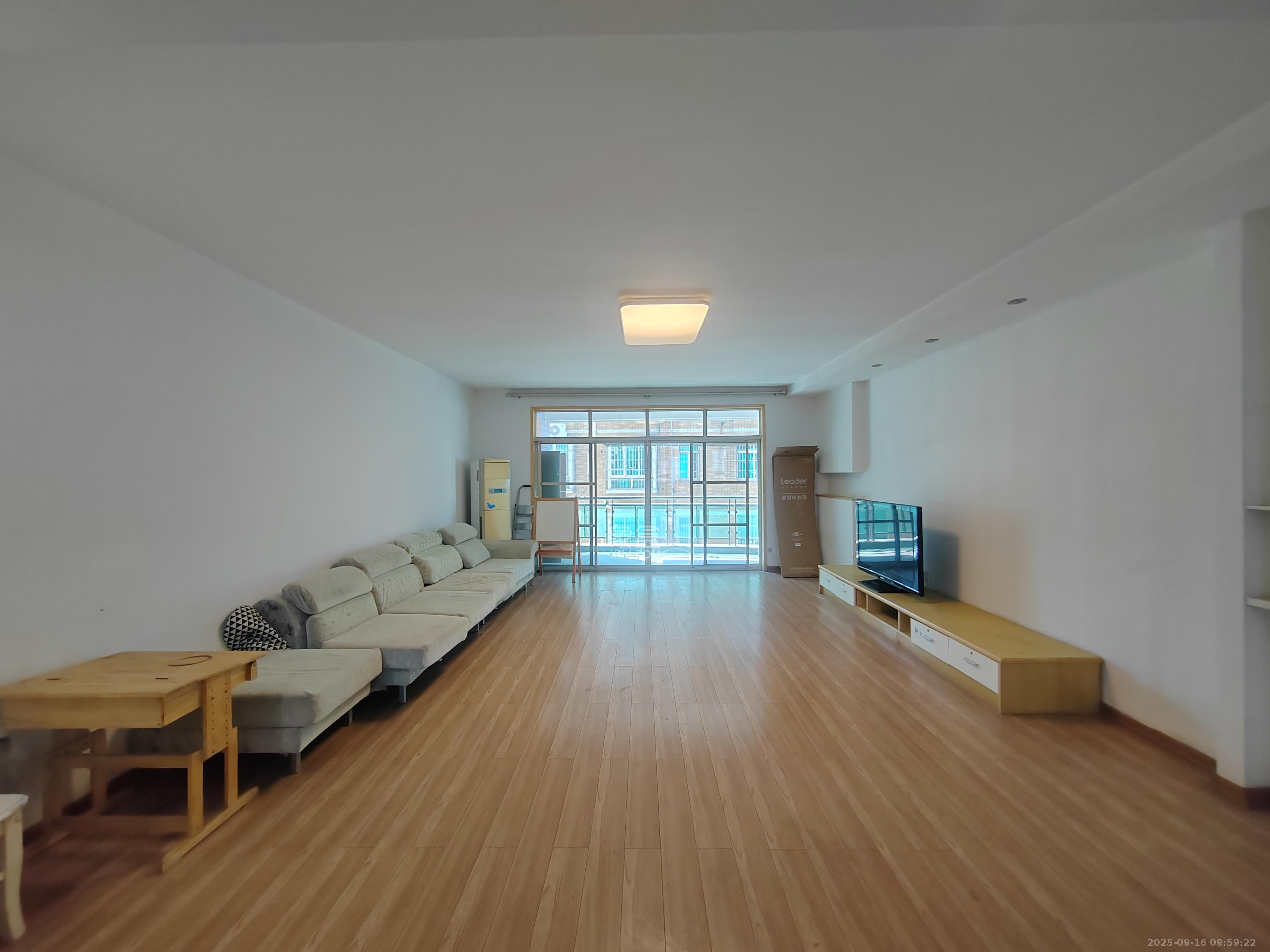 迴龙公寓(回龙公寓) 3室2厅1卫 3200.0元/月 迴龙公寓(回龙公寓) 3室2厅1卫 3200.0元/月室内图