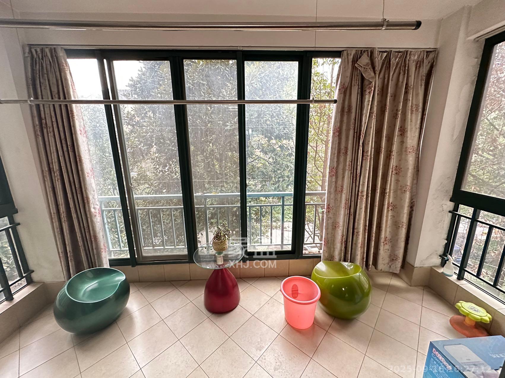 星城世家  3室2厅2卫    3200.0元/月室内图