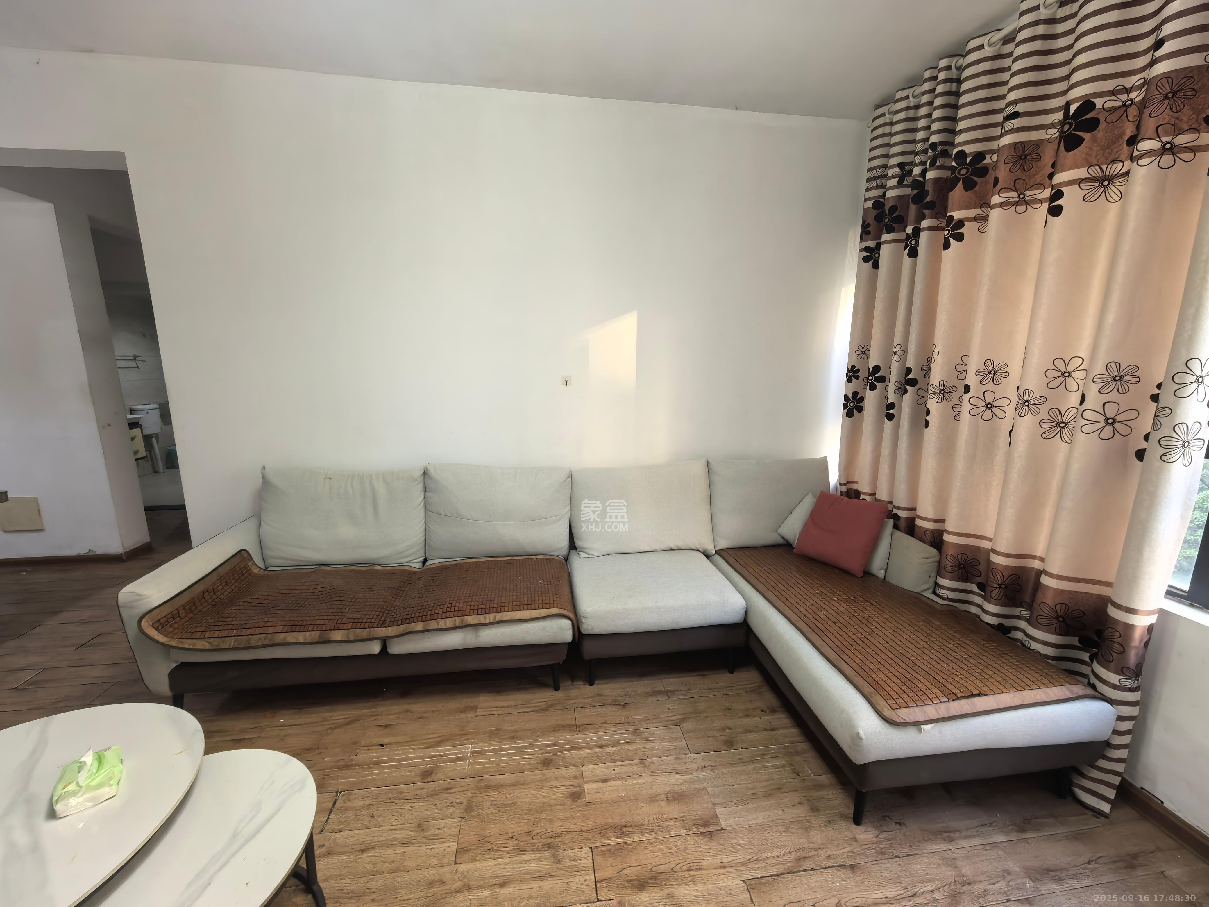 中信文化广场(中信新城二期) 3室2厅1卫 1800.0元/月 中信文化广场(中信新城二期) 3室2厅1卫 1800.0元/月室内图