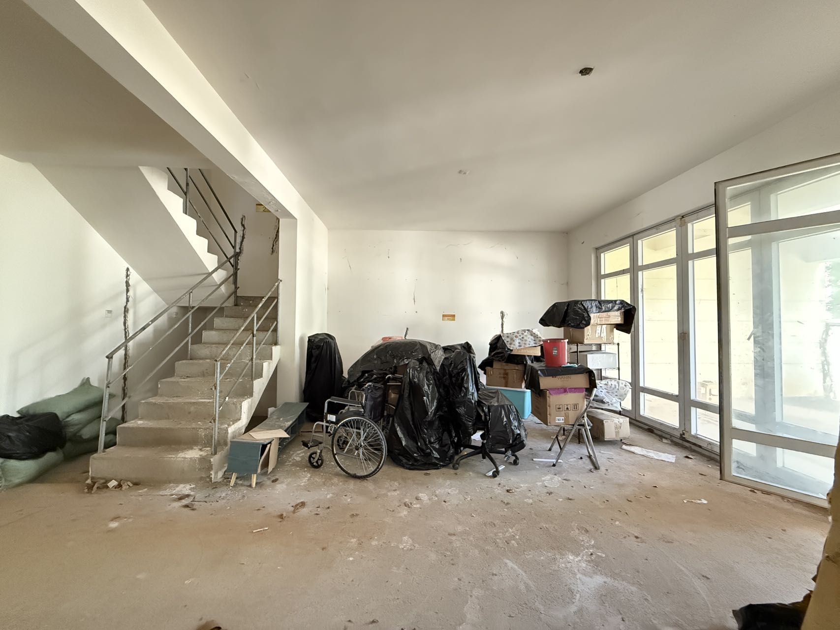 阳光经典 6室2厅5卫 100.0元/月 阳光经典 6室2厅5卫 100.0元/月室内图