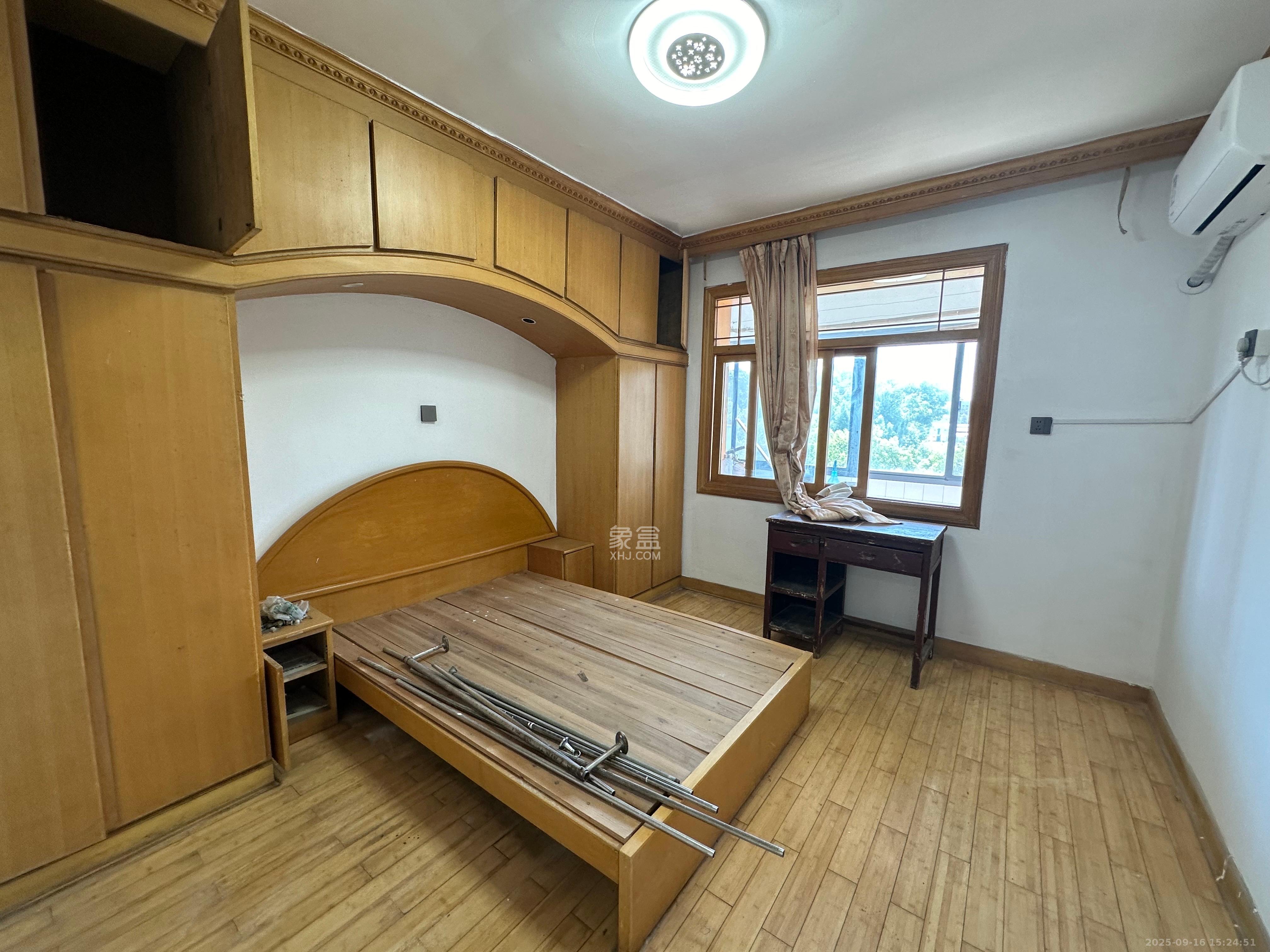 南园小区 3室2厅1卫 1000.0元/月 南园小区 3室2厅1卫 1000.0元/月室内图