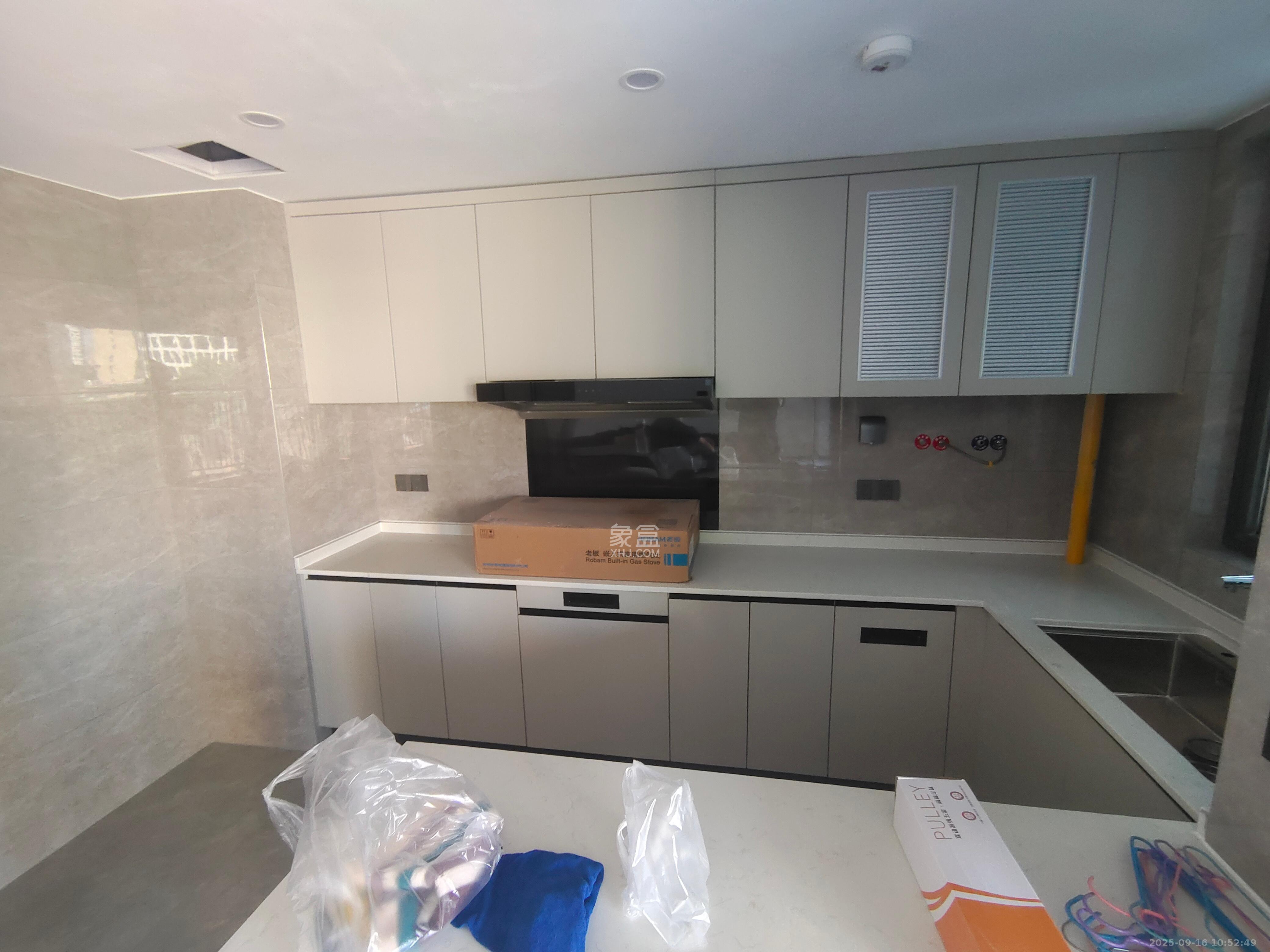 轨道万科悦府  4室2厅2卫    4700.0元/月 轨道万科悦府  4室2厅2卫    4700.0元/月室内图