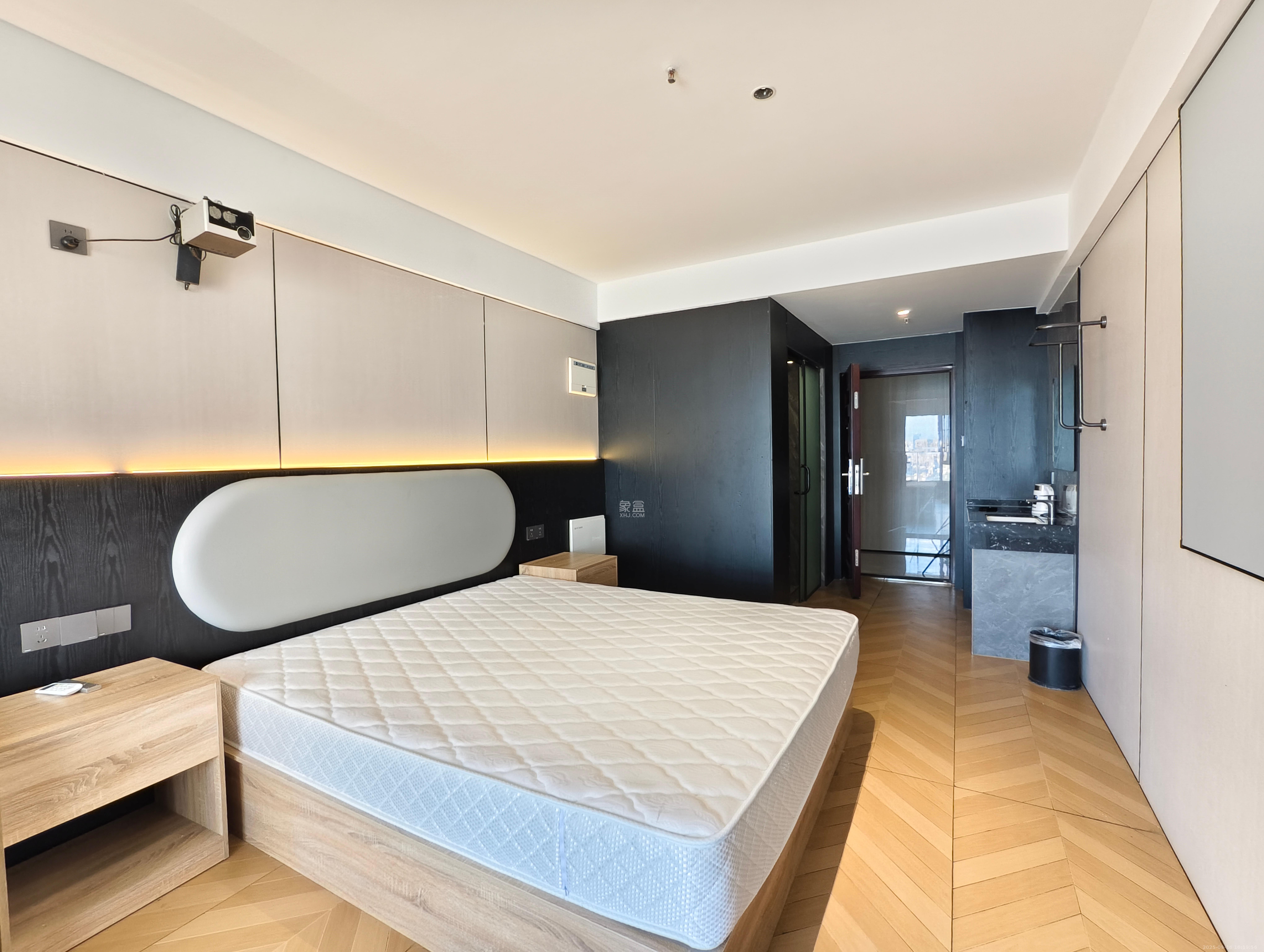 保利天禧EF区  1室1厅1卫    2000.0元/月室内图