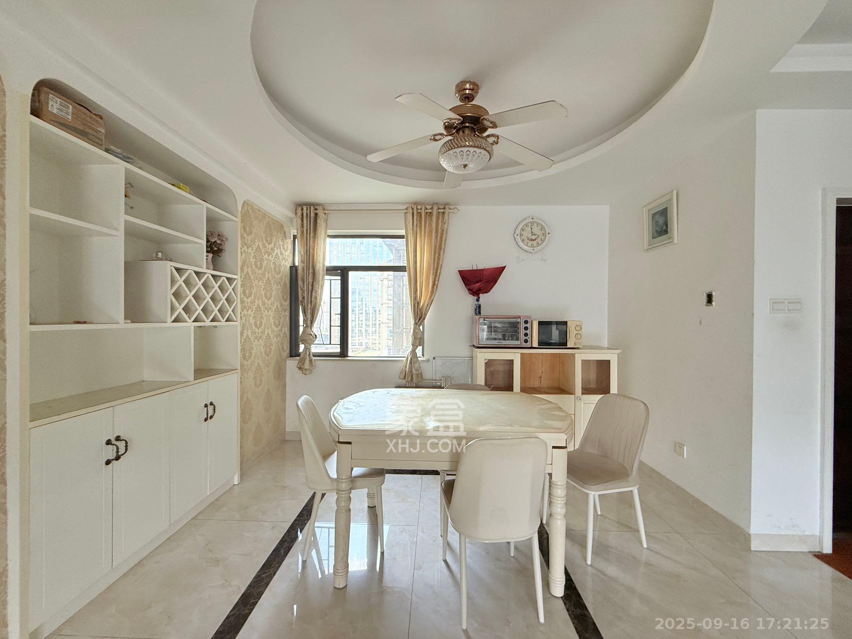 茶山馨苑 3室2厅2卫 3500.0元/月 茶山馨苑 3室2厅2卫 3500.0元/月室内图