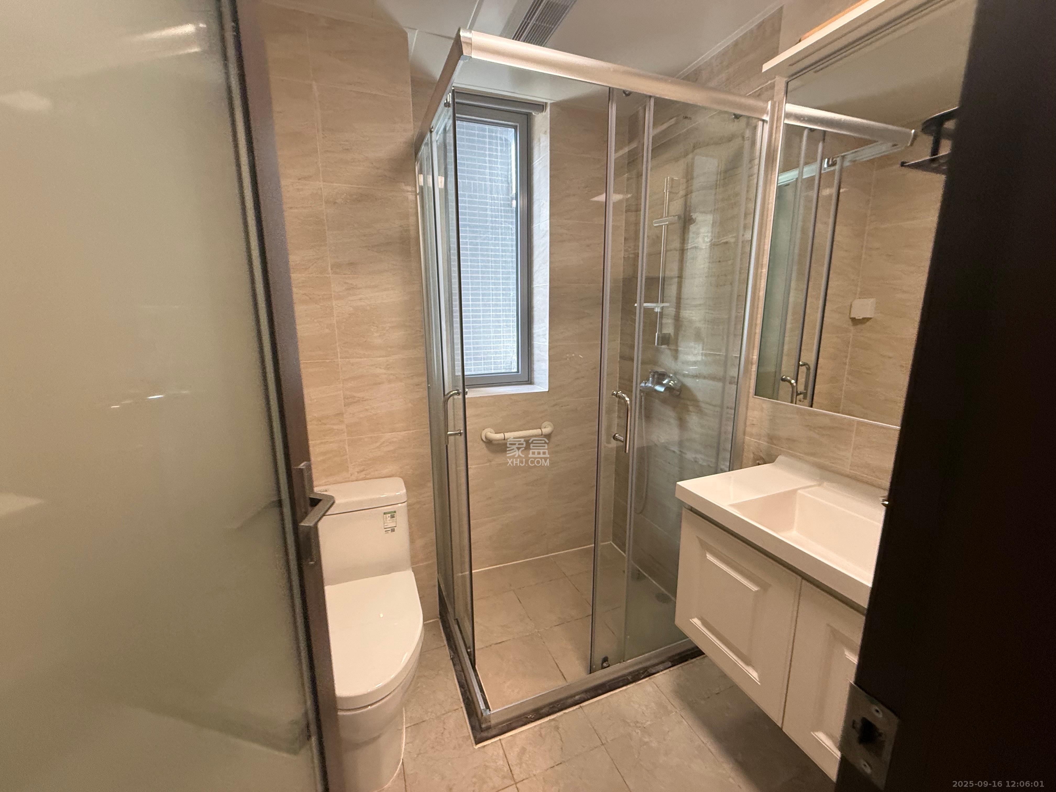 保利天禧C区 3室2厅2卫 4200.0元/月 保利天禧C区 3室2厅2卫 4200.0元/月室内图