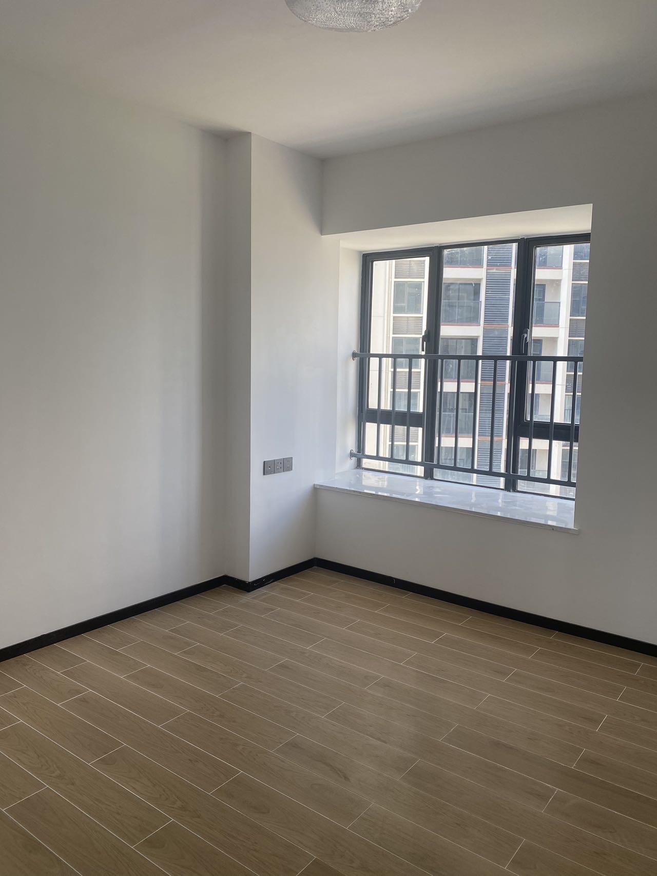 瑞和园 4室2厅2卫 1800.0元/月 瑞和园 4室2厅2卫 1800.0元/月室内图