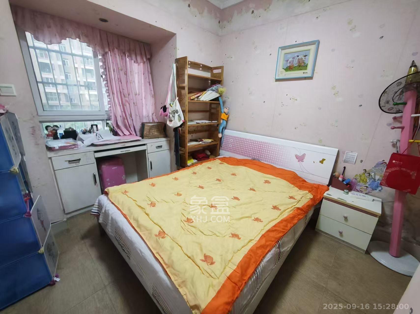 上河国际C区  4室2厅2卫    3200.0元/月室内图