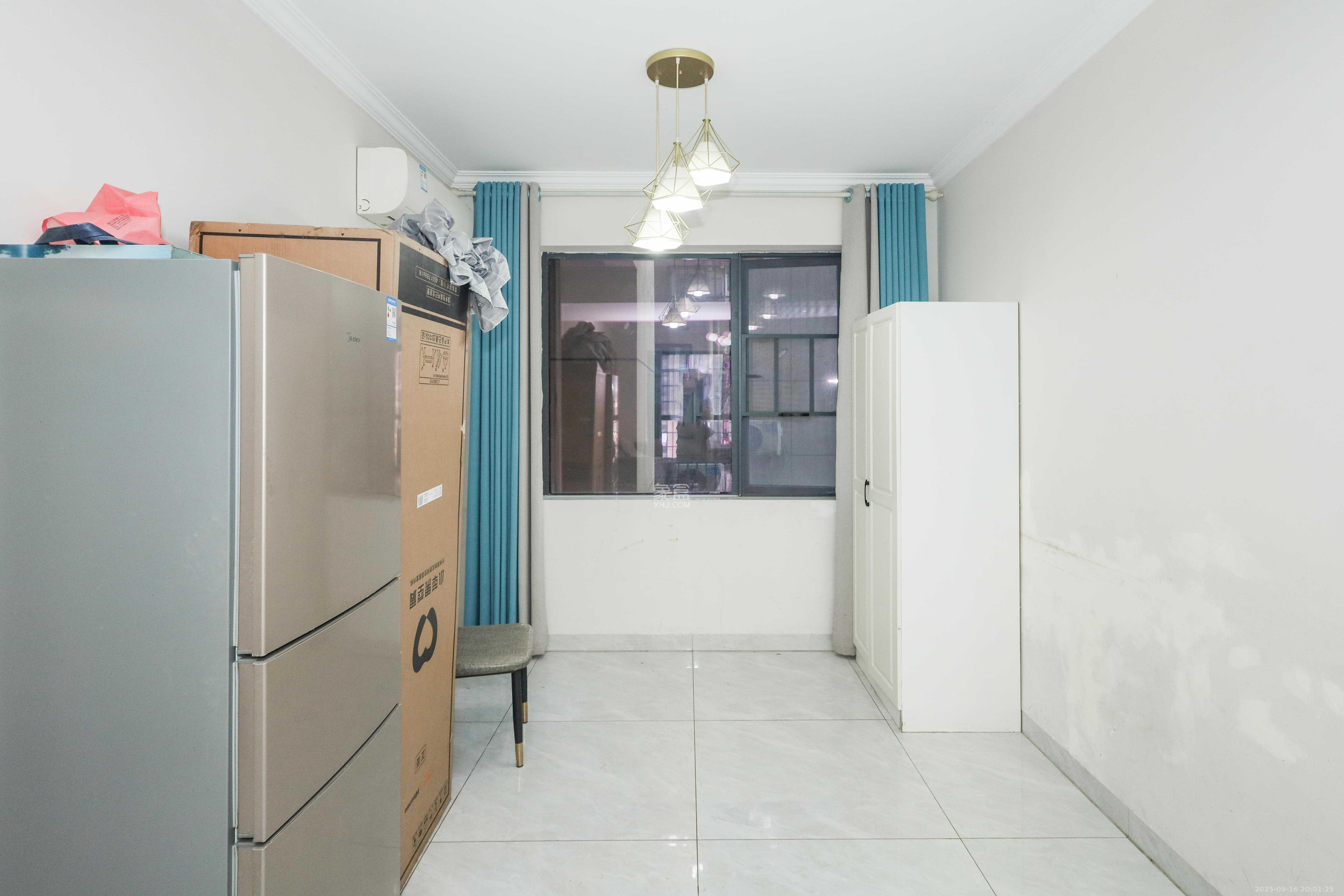 润芳园 4室2厅2卫 115.0万 润芳园 4室2厅2卫 115.0万客厅