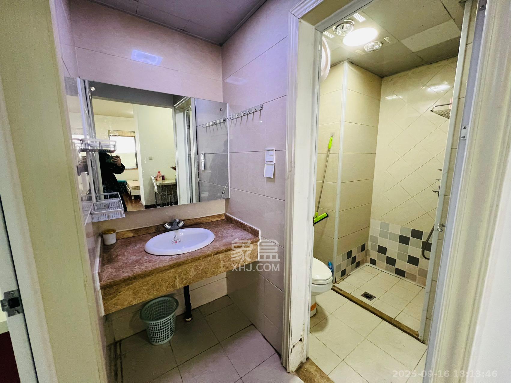 西子一间  1室0厅1卫   1600.00元/月室内图