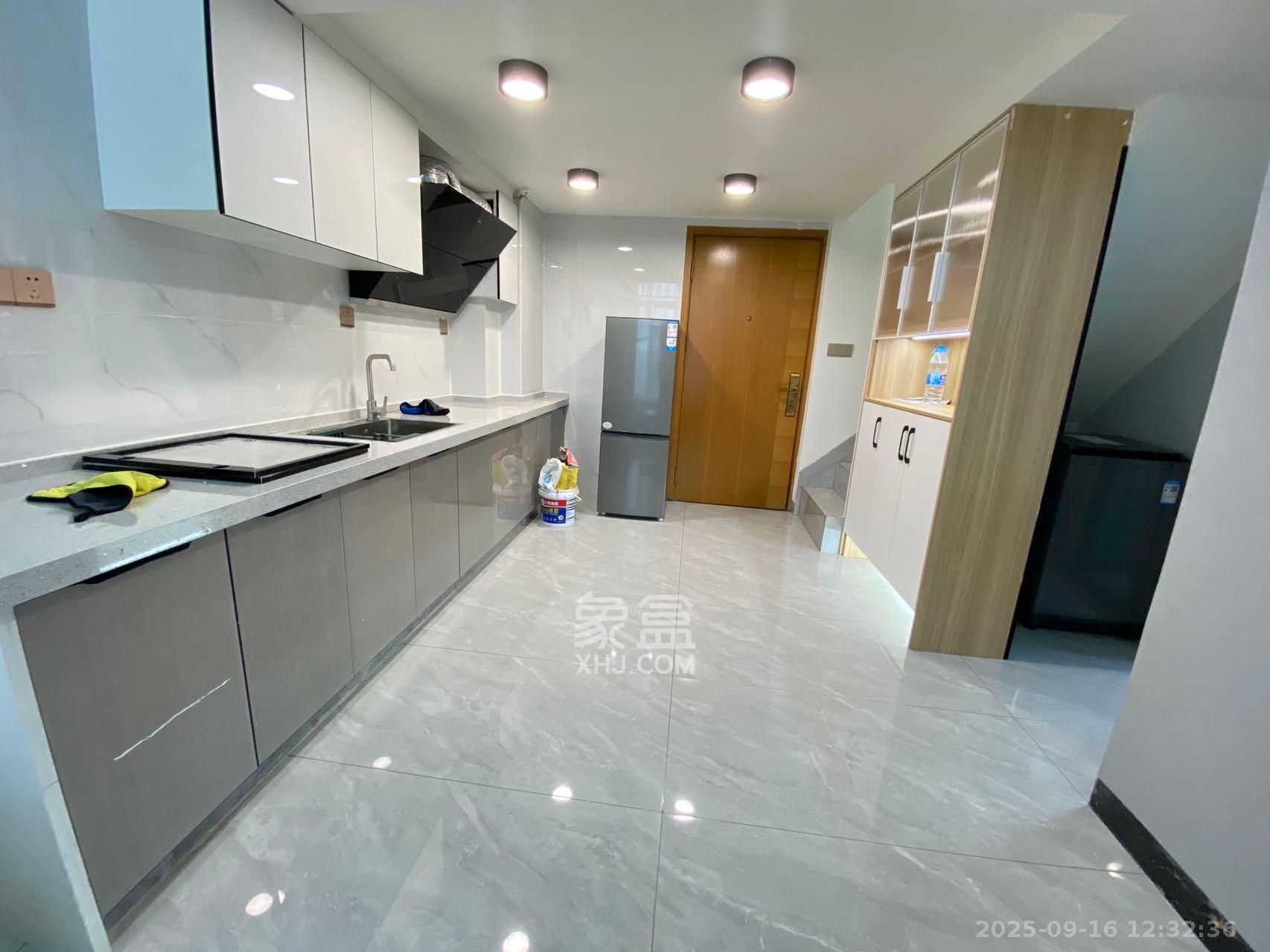 明昇壹城（明昇时代广场）三期  3室2厅1卫    2400.0元/月室内图