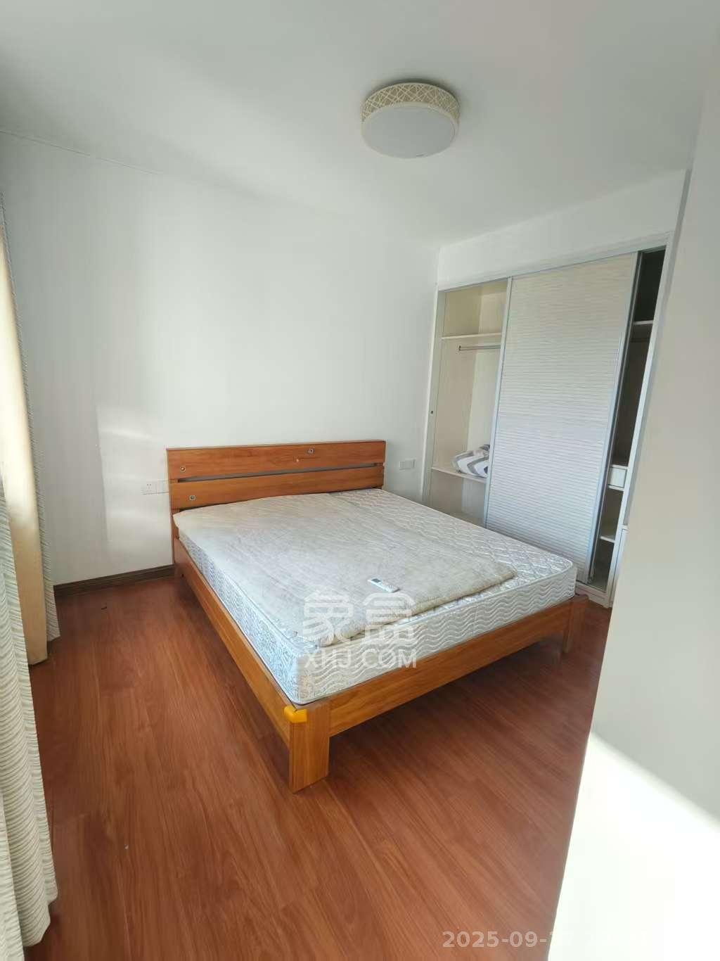 好莱城(弘德西街) 3室2厅1卫 2300.0元/月 好莱城(弘德西街) 3室2厅1卫 2300.0元/月室内图