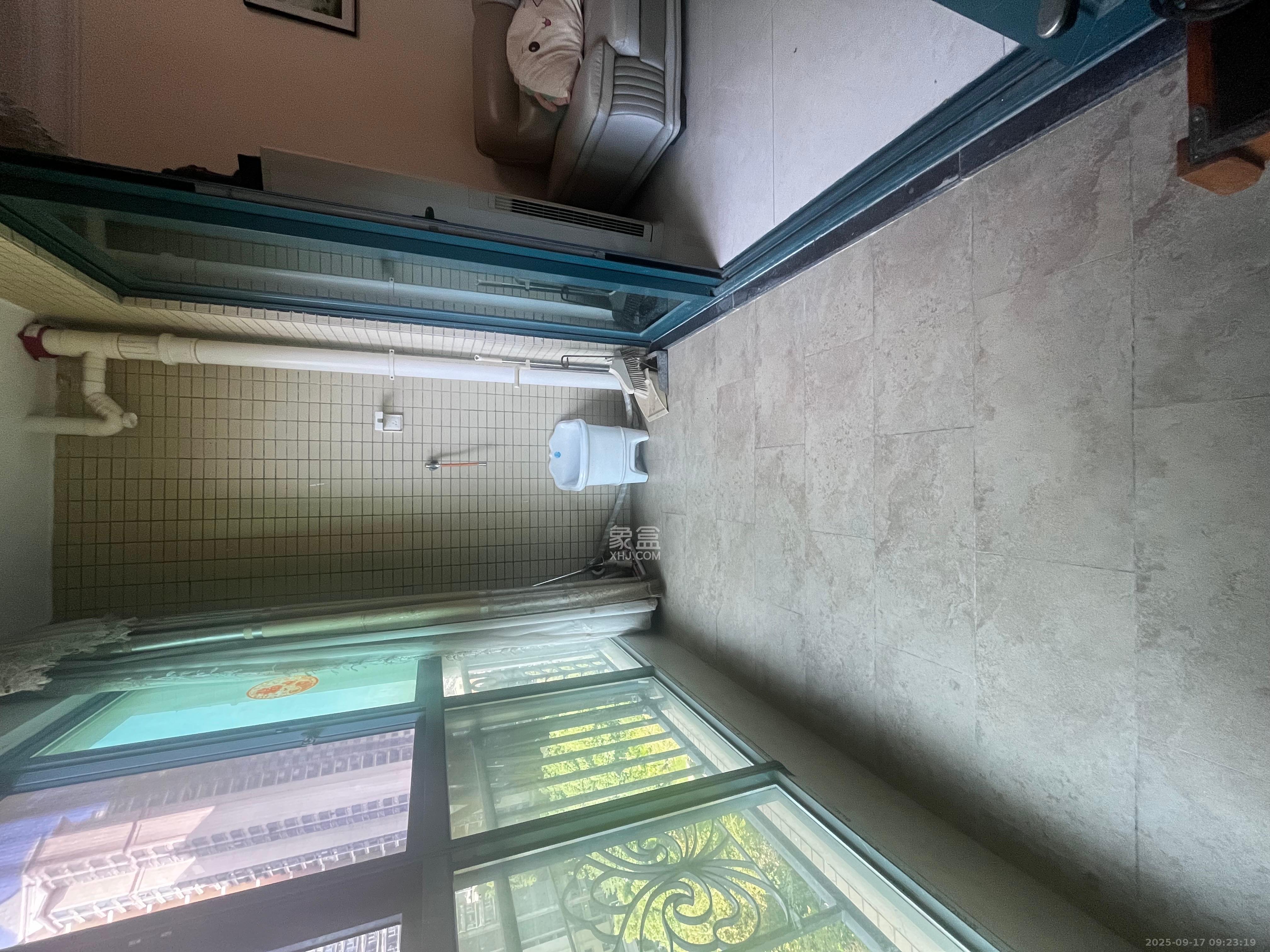 恒大雅苑  3室2厅2卫    3000.0元/月室内图