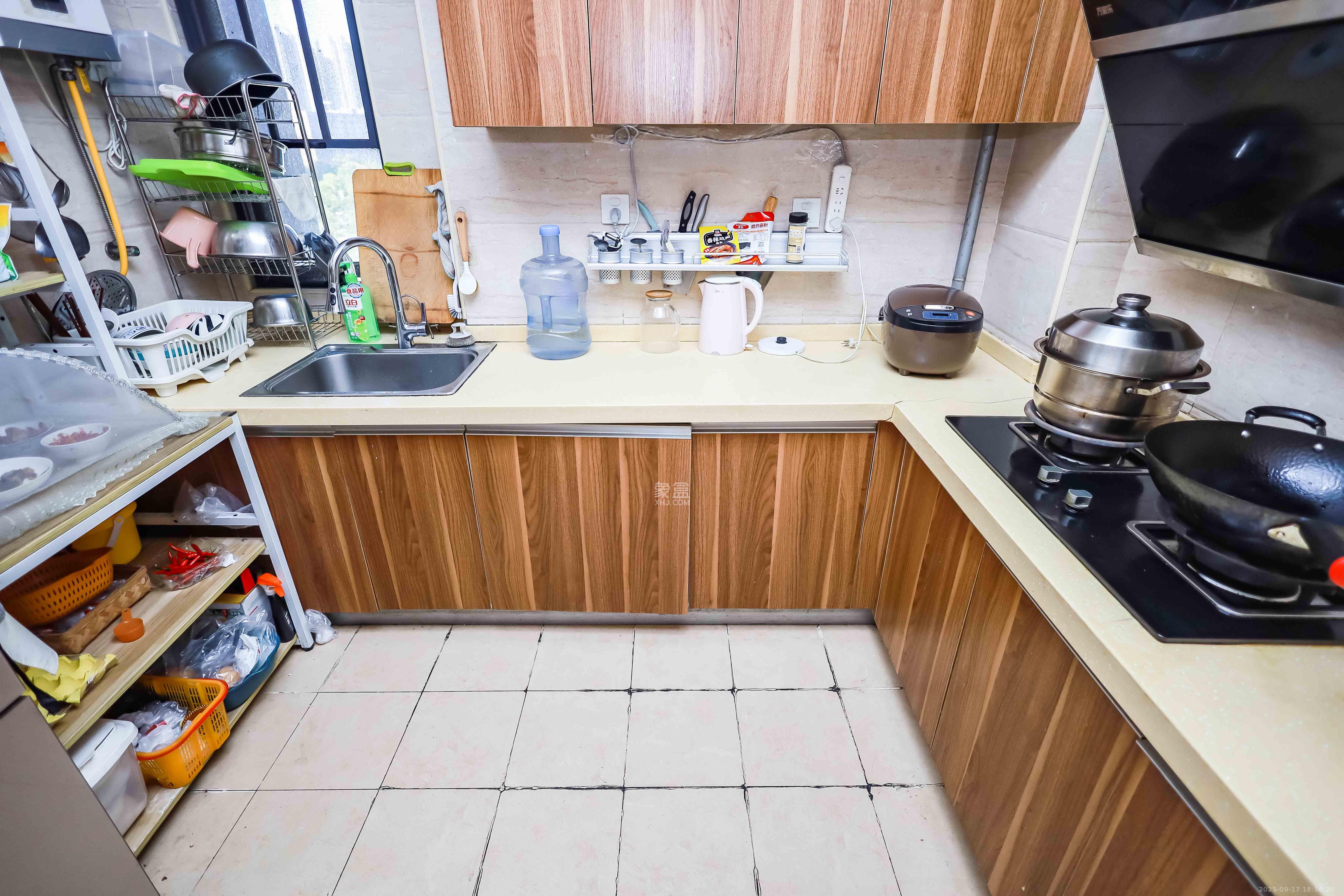 麓谷小镇  3室2厅1卫    59.8万厨房