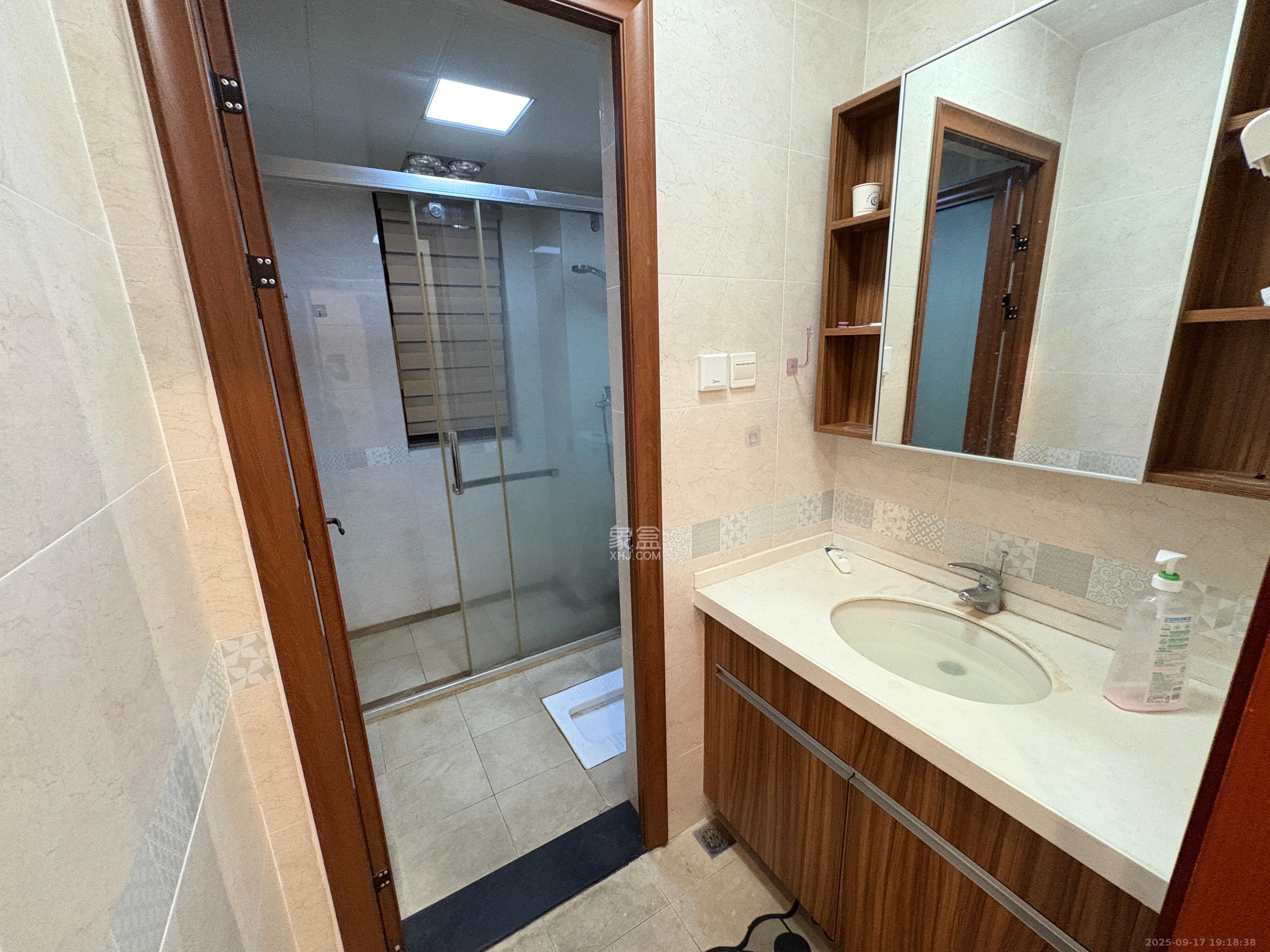 江山帝景哈佛 1室0厅0卫 2600.0元/月 江山帝景哈佛 1室0厅0卫 2600.0元/月室内图