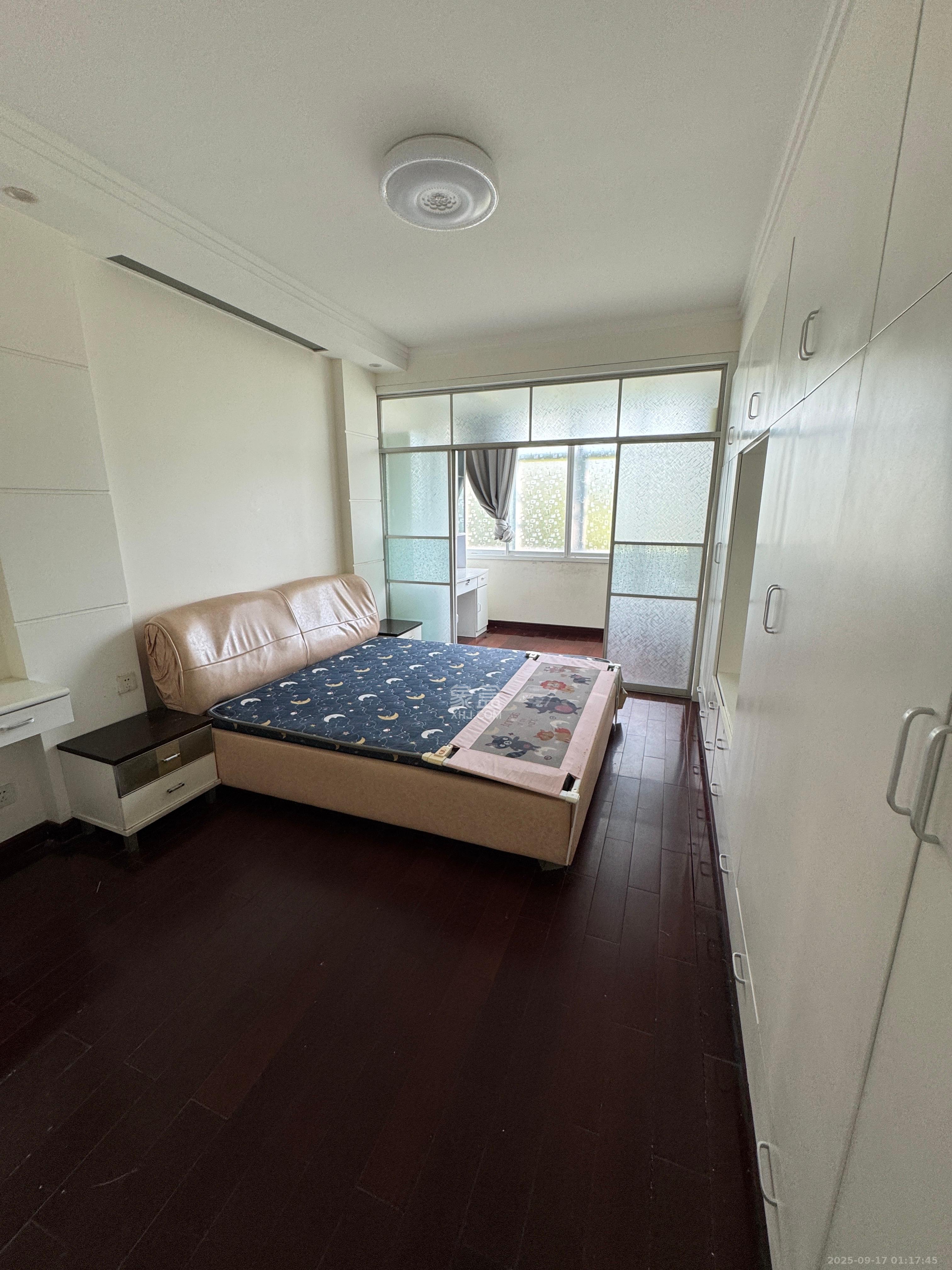 电信花园  1室0厅0卫    2300.0元/月室内图