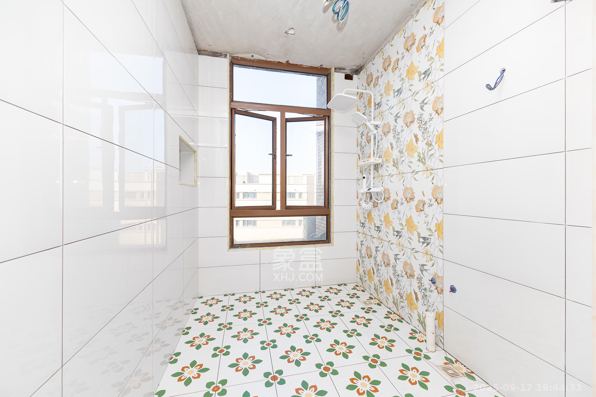 盈峰翠邸 4室2厅3卫 156.0万 盈峰翠邸 4室2厅3卫 156.0万卫生间