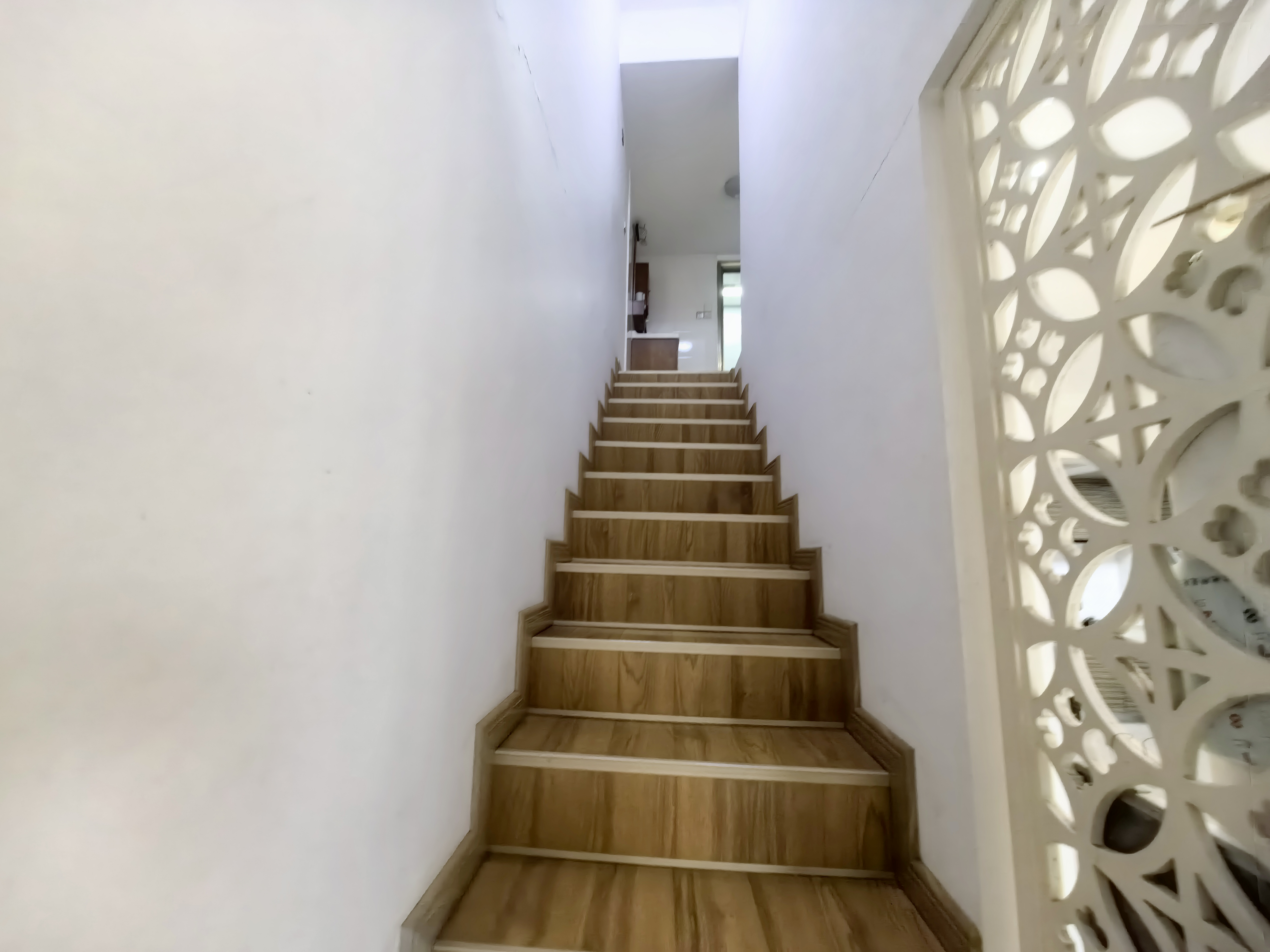 高盛澧园一二期  2室2厅2卫    1400.0元/月室内图