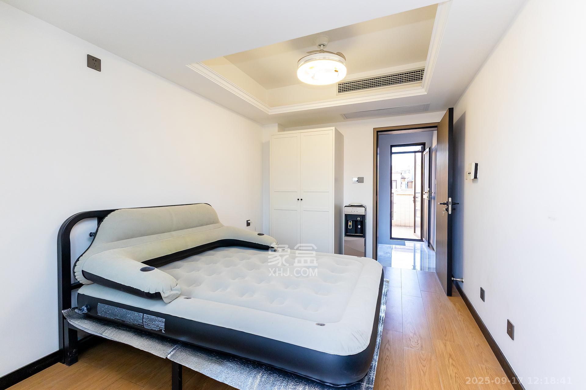 盈峰翠邸  5室2厅4卫    298.0万卧室