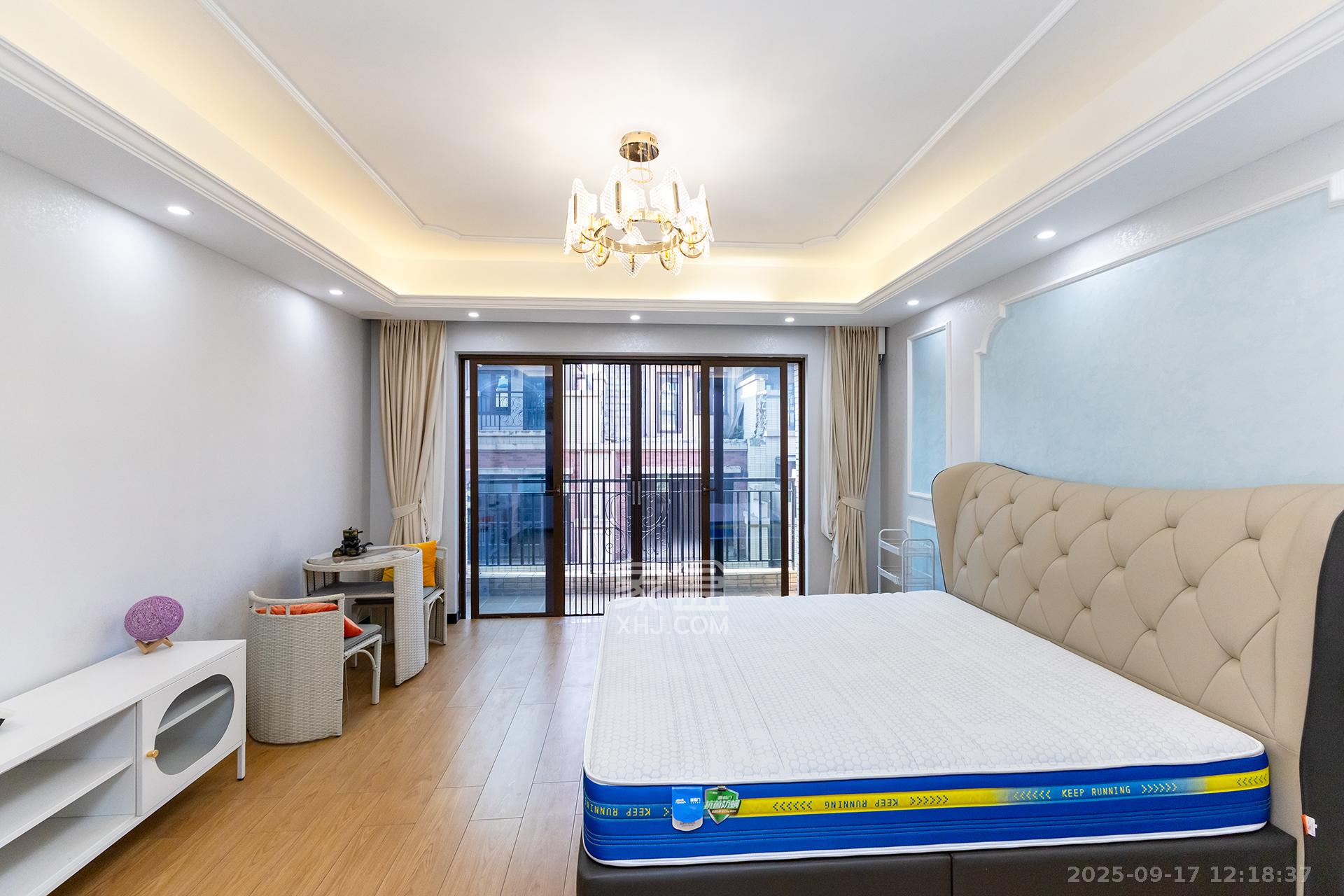 盈峰翠邸  5室2厅4卫    298.0万卧室