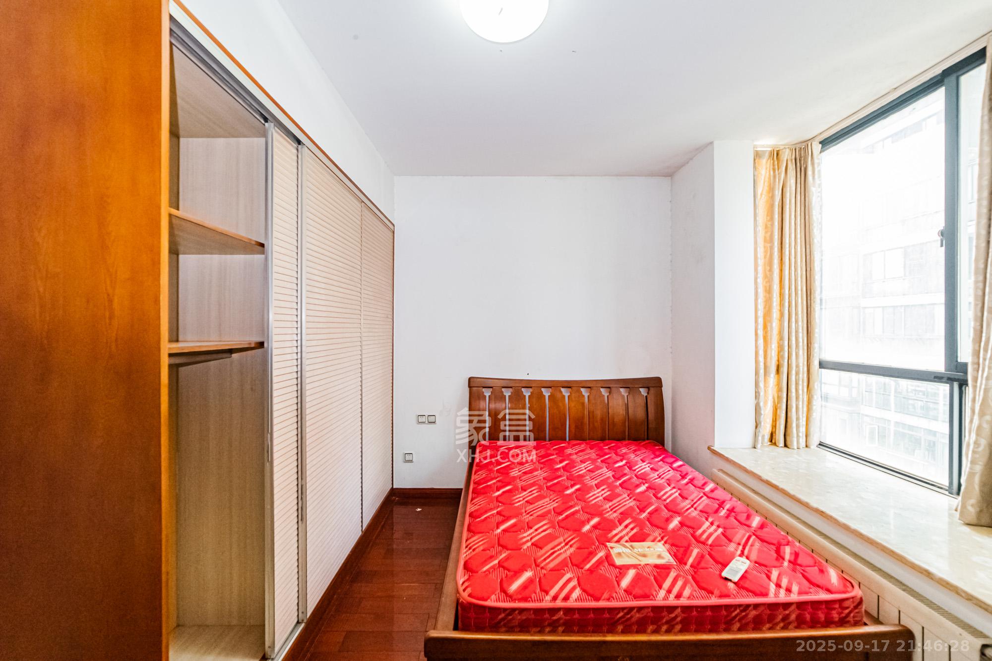 湘江世纪城星江苑 3室2厅2卫 120.0万 湘江世纪城星江苑 3室2厅2卫 120.0万卧室