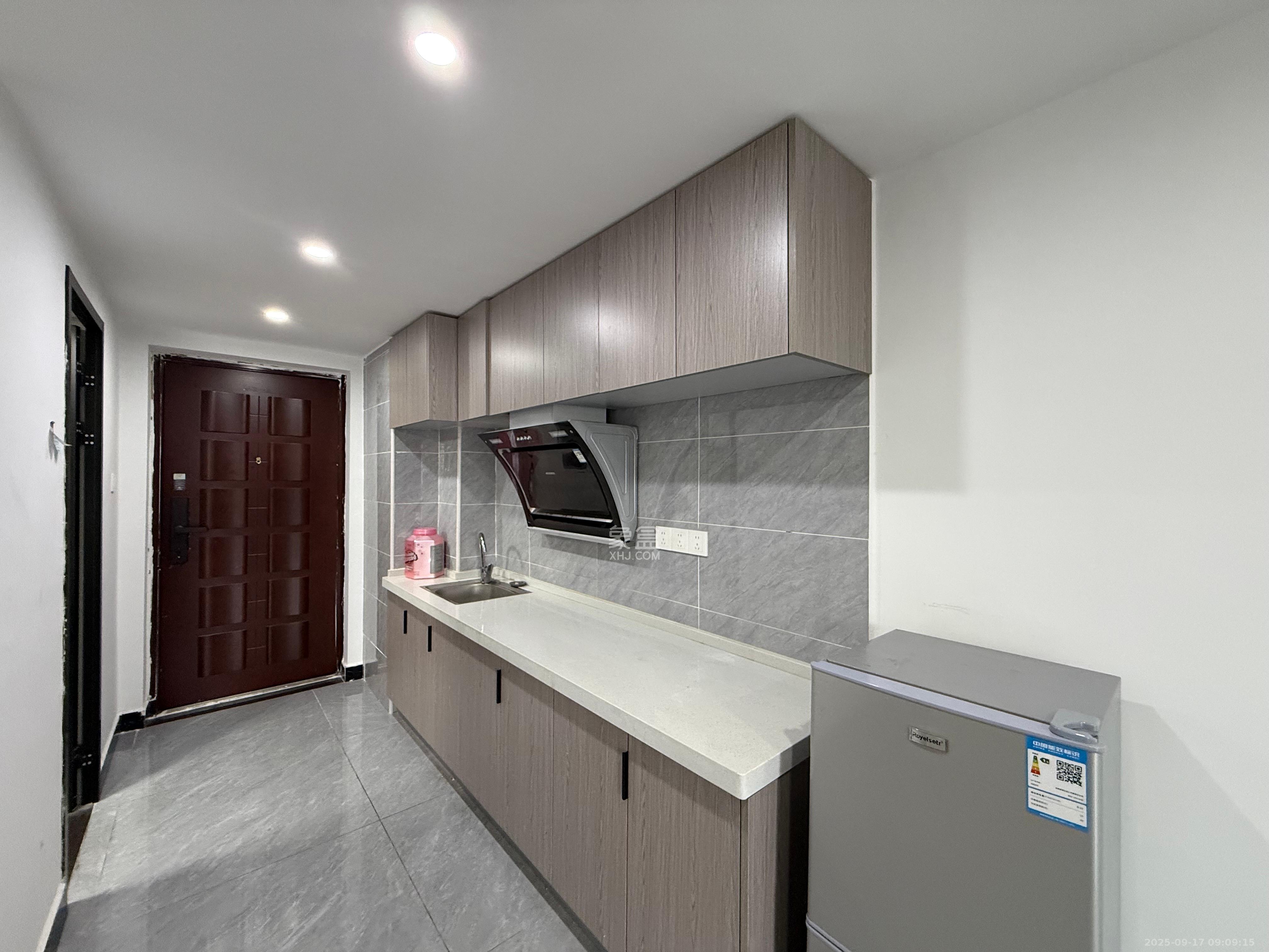 嘉宇银杉(嘉宇西苑) 2室1厅1卫 1600.0元/月 嘉宇银杉(嘉宇西苑) 2室1厅1卫 1600.0元/月室内图