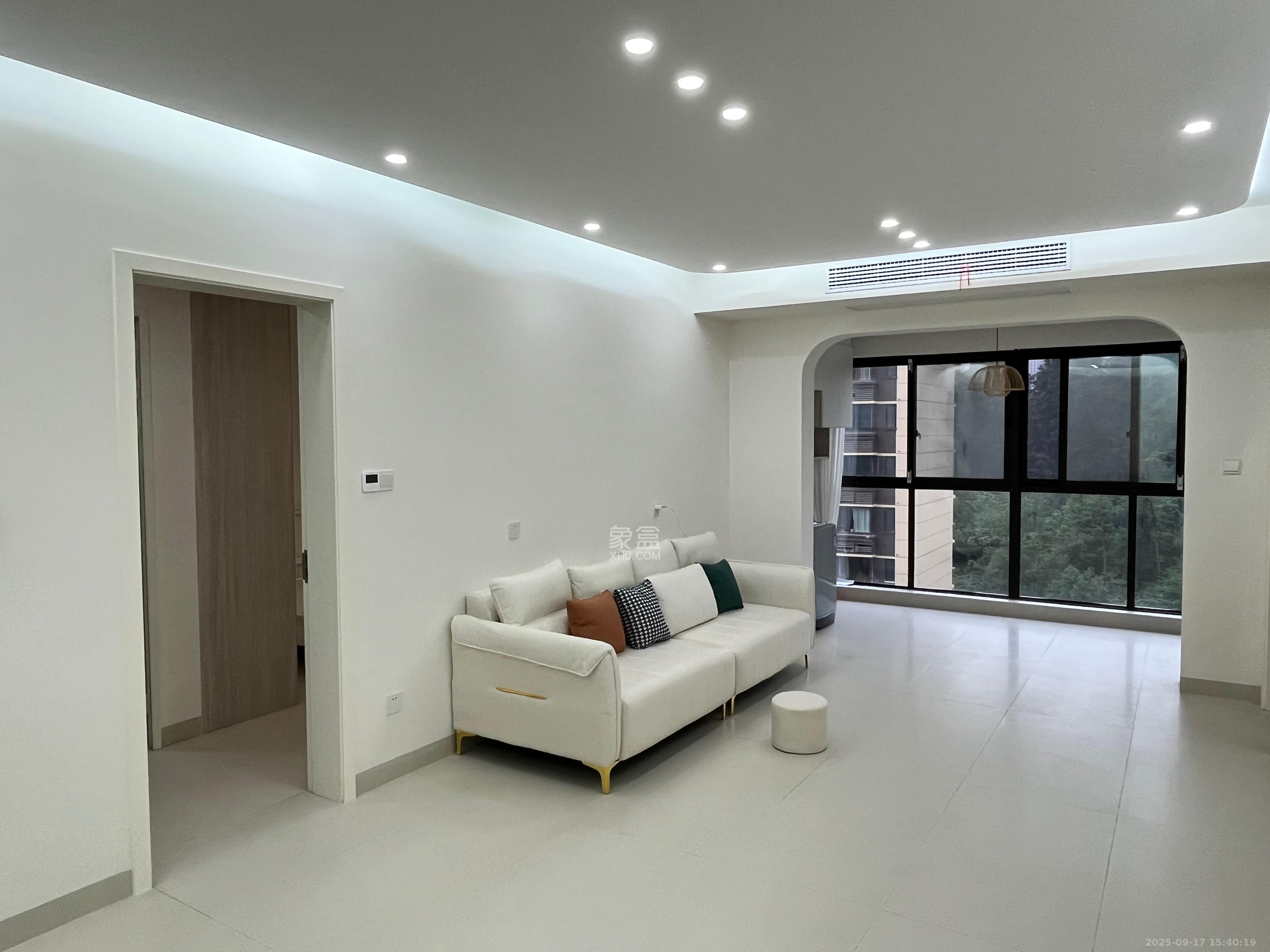 保利城(中航城国际社区、郡原美村) 3室2厅2卫 2600.0元/月 保利城(中航城国际社区、郡原美村) 3室2厅2卫 2600.0元/月室内图