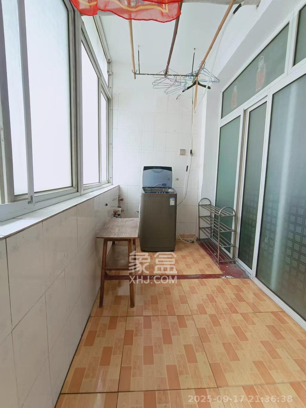 长勘小区  2室1厅1卫    2000.0元/月室内图