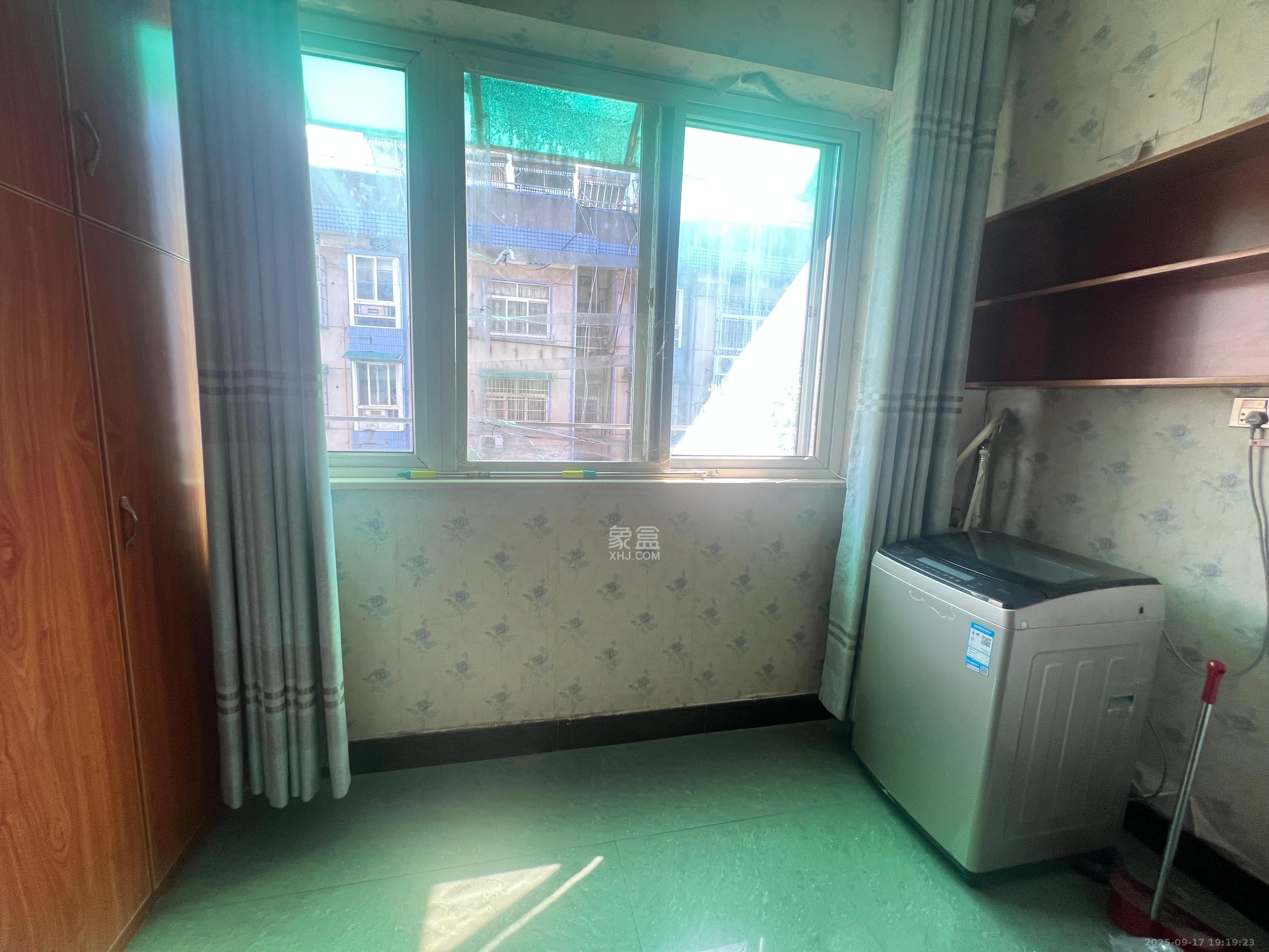 天翔新新家园 2室2厅1卫 1600.0元/月 天翔新新家园 2室2厅1卫 1600.0元/月室内图