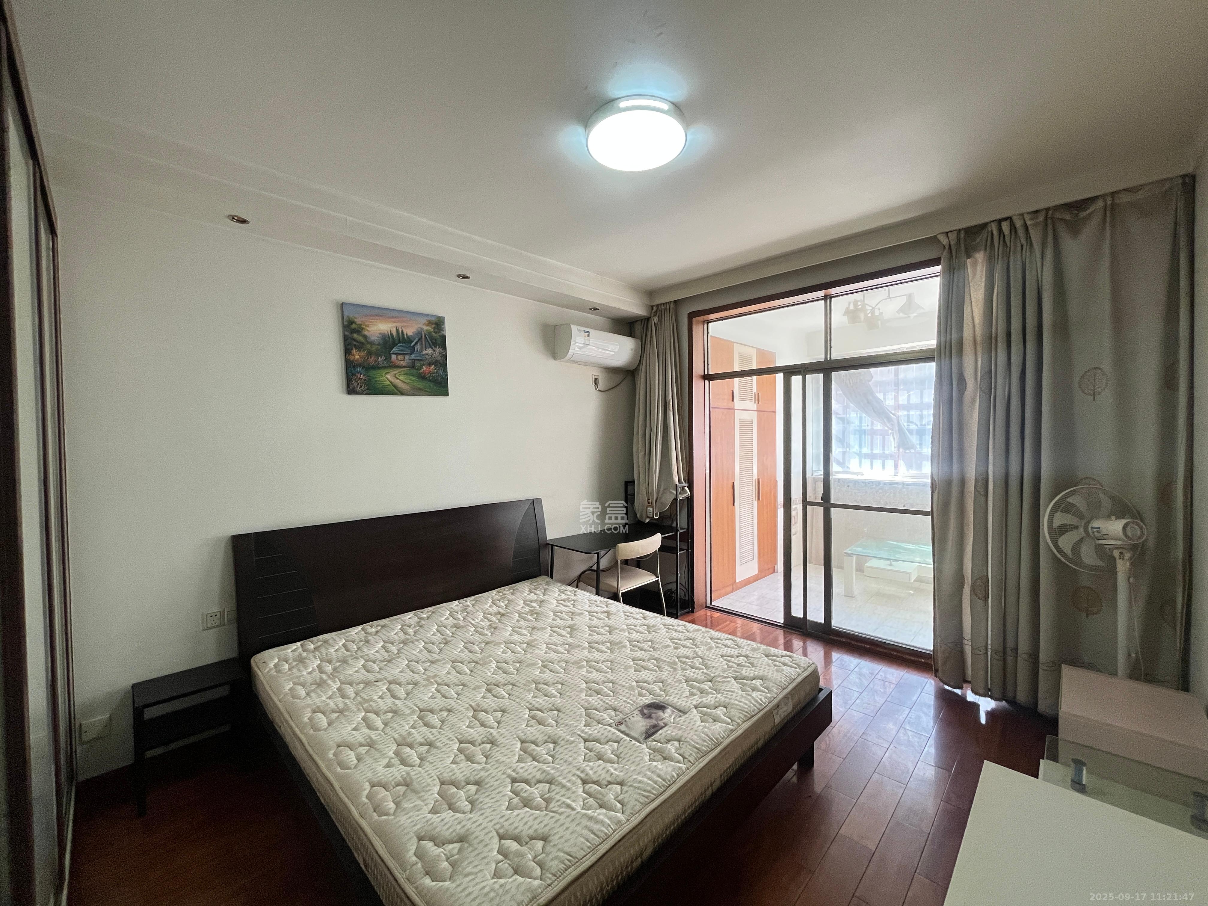 金星公寓  3室2厅2卫    2200.0元/月室内图