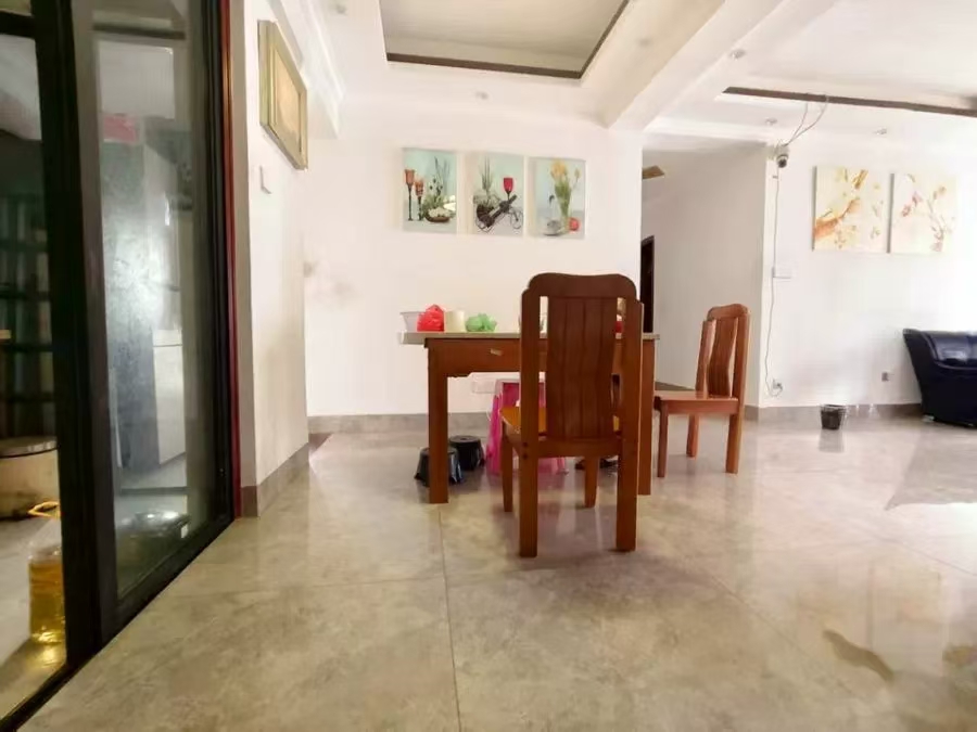 金东花园 4室2厅2卫 112.38万 金东花园 4室2厅2卫 112.38万室内图