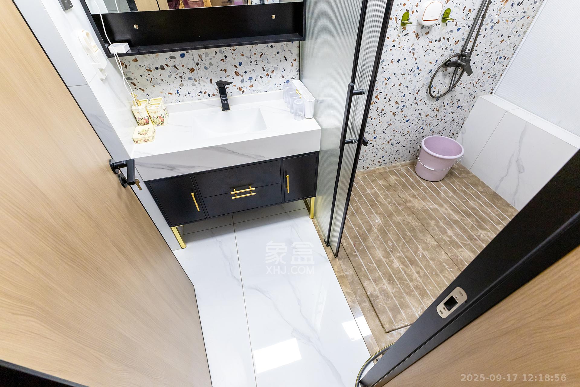 盈峰翠邸 5室2厅4卫 298.0万 盈峰翠邸 5室2厅4卫 298.0万卫生间