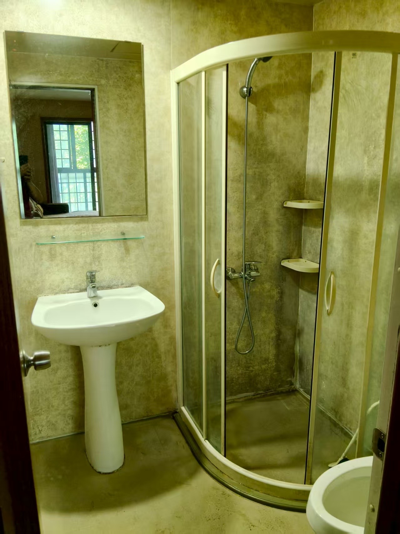 蓝色港湾  2室2厅1卫    1300.0元/月 蓝色港湾  2室2厅1卫    1300.0元/月室内图