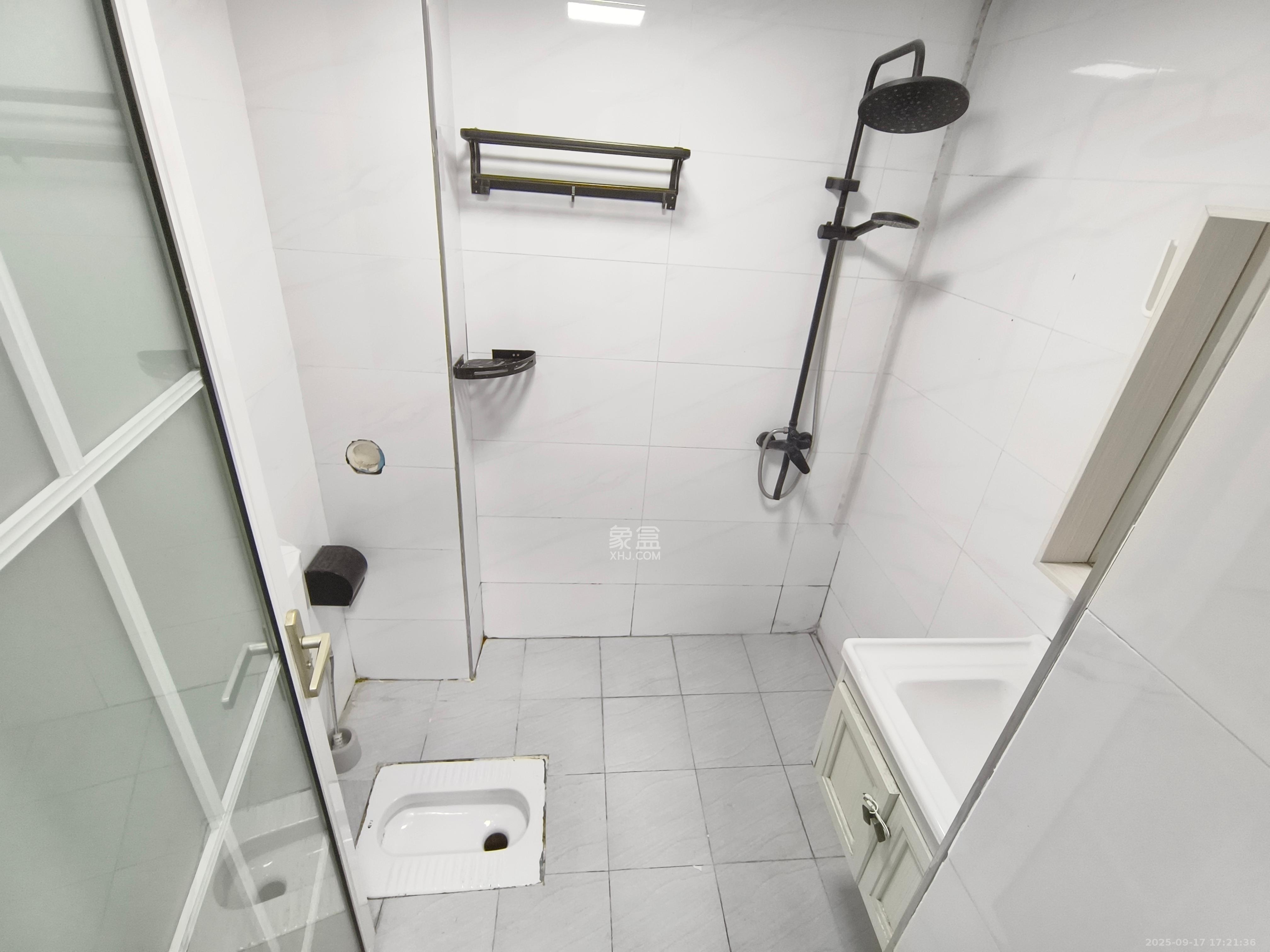 长燃新奥佳园  1室0厅0卫    1400.0元/月 长燃新奥佳园  1室0厅0卫    1400.0元/月室内图