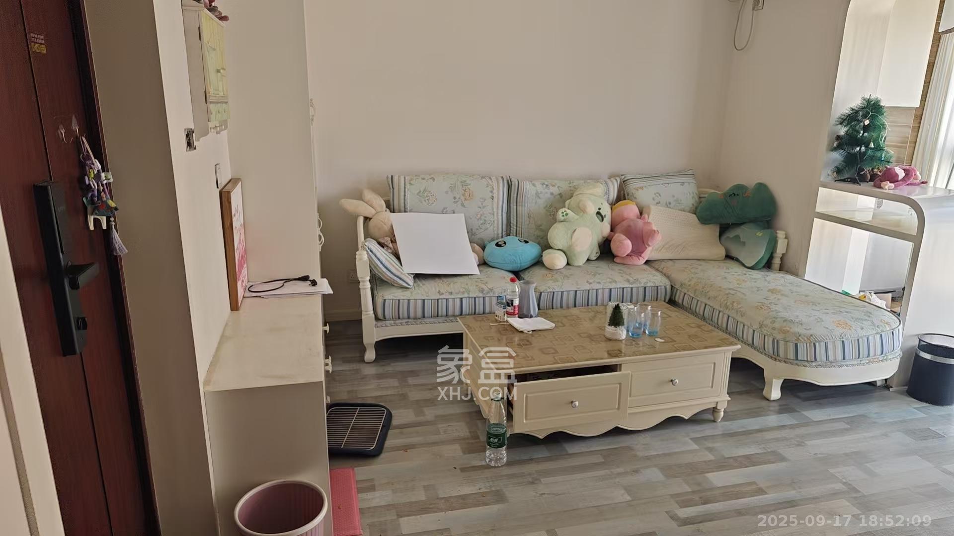 克拉美丽山庄(晟领国际) 2室2厅1卫 2400.0元/月 克拉美丽山庄(晟领国际) 2室2厅1卫 2400.0元/月室内图