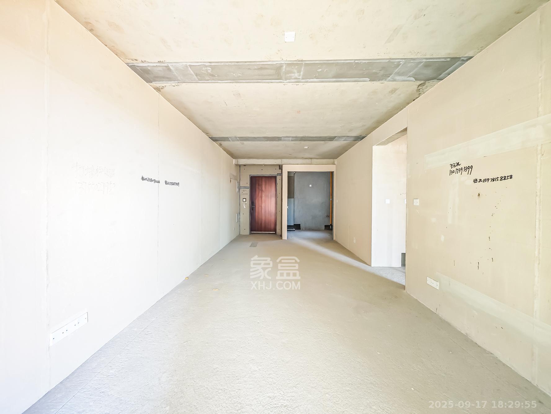 长沙北中心保利时代G区 3室2厅2卫 100.0万 长沙北中心保利时代G区 3室2厅2卫 100.0万客厅