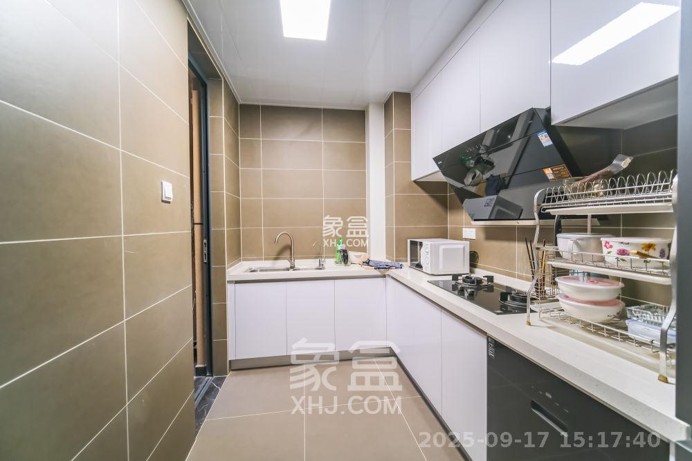 运达锦绣广场 3室2厅2卫 3500.0元/月 运达锦绣广场 3室2厅2卫 3500.0元/月室内图