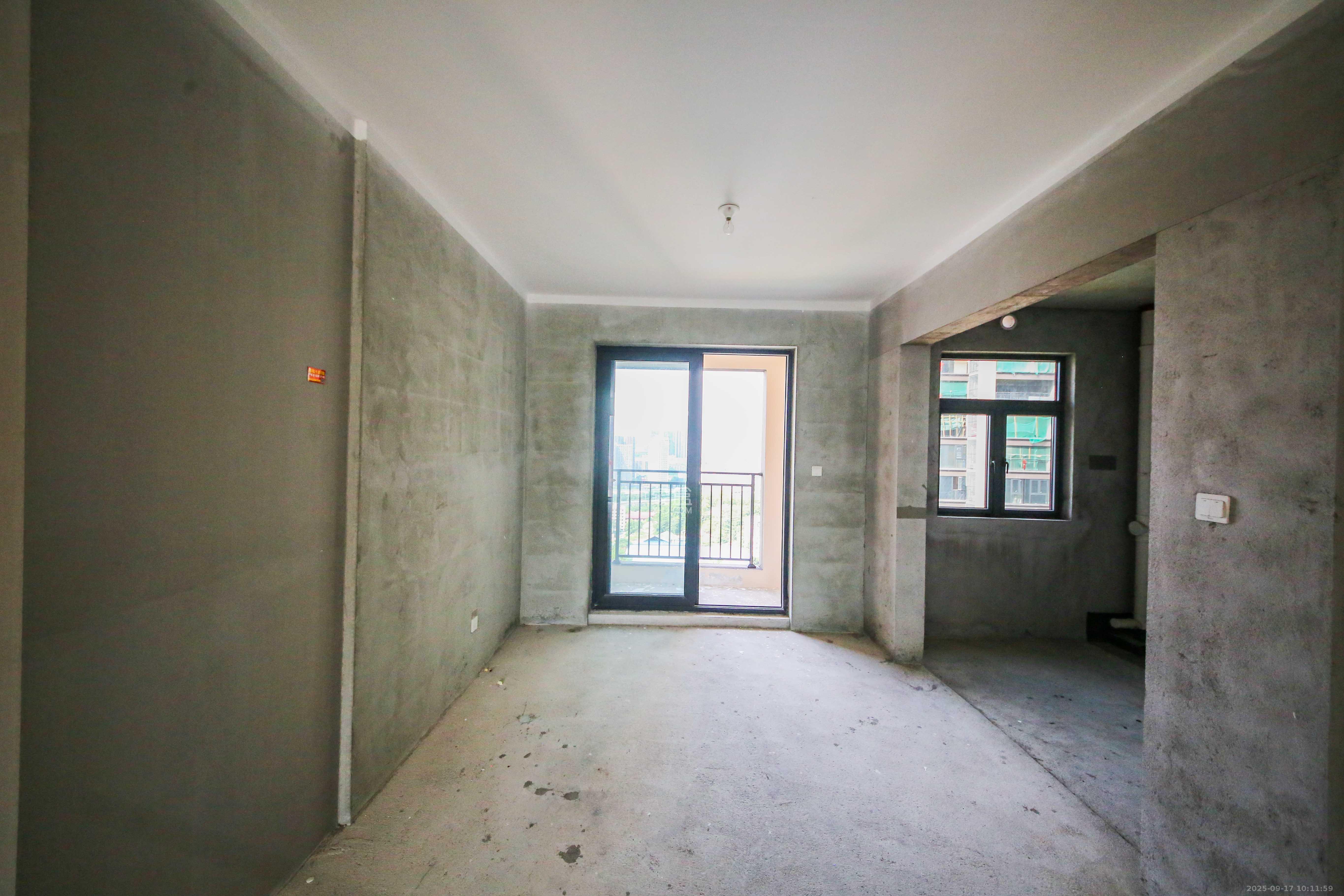 中建钰和城  4室2厅2卫   190.00万客厅
