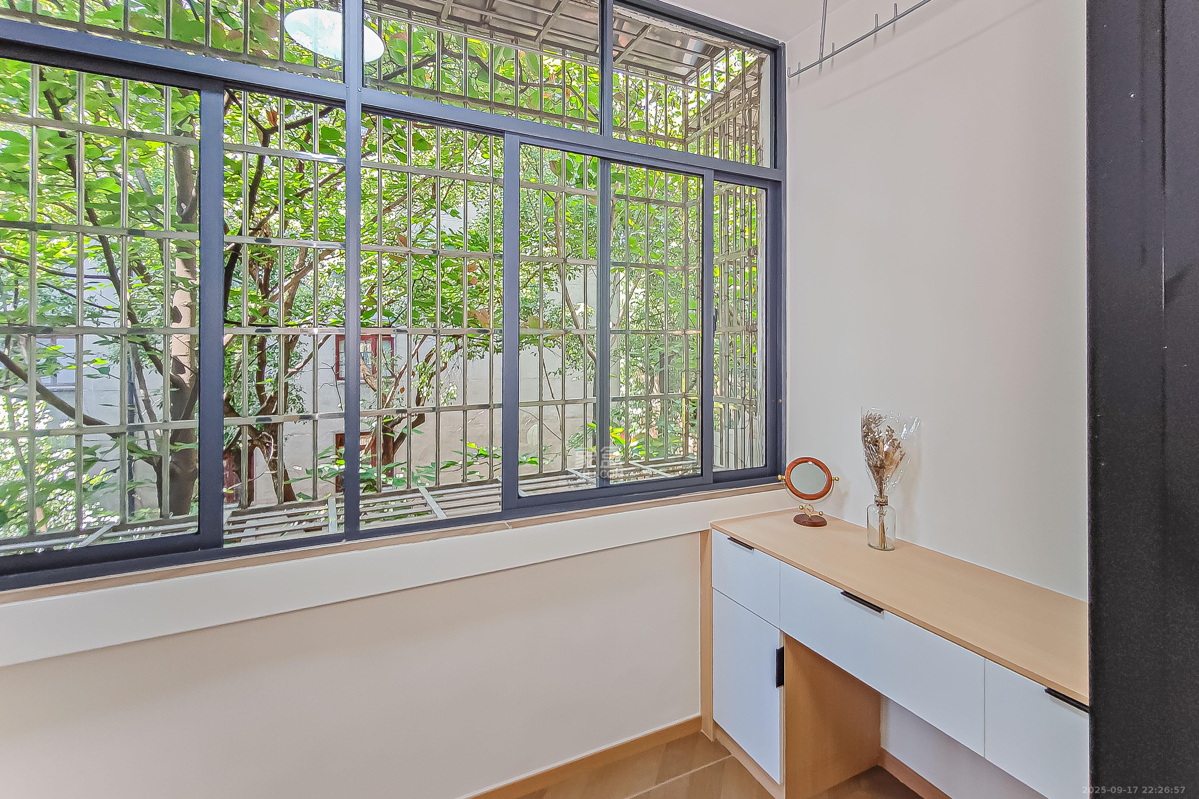 省机械工业学院(湖南工业职业学院雨花校区) 2室2厅1卫 46.8万 省机械工业学院(湖南工业职业学院雨花校区) 2室2厅1卫 46.8万阳台